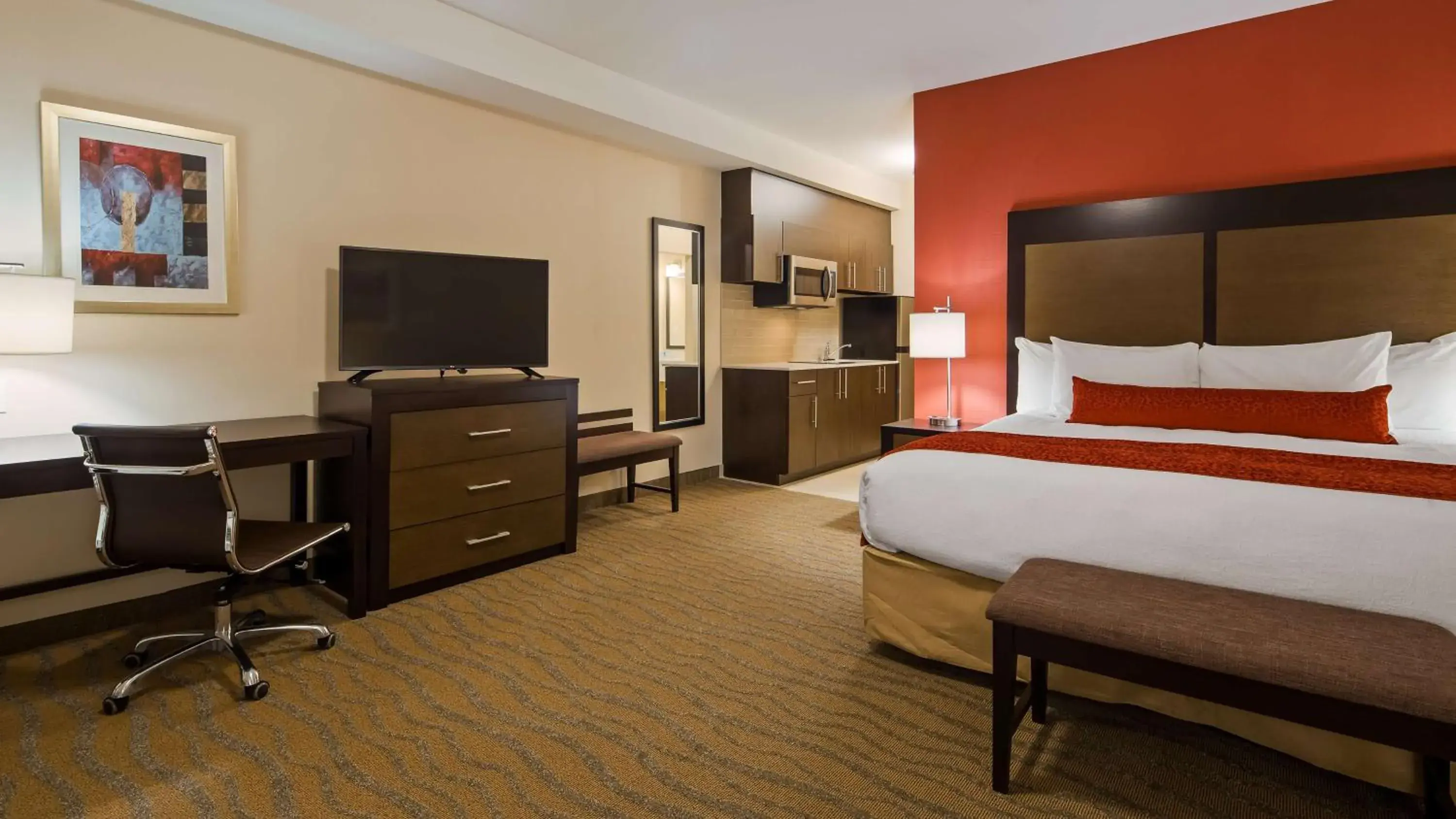 King Room with Kitchenette - Non-Smoking in Best Western Plus Merritt Hotel King Room with Kitchenette - Non-Smoking in Best Western Plus Merritt Hotel