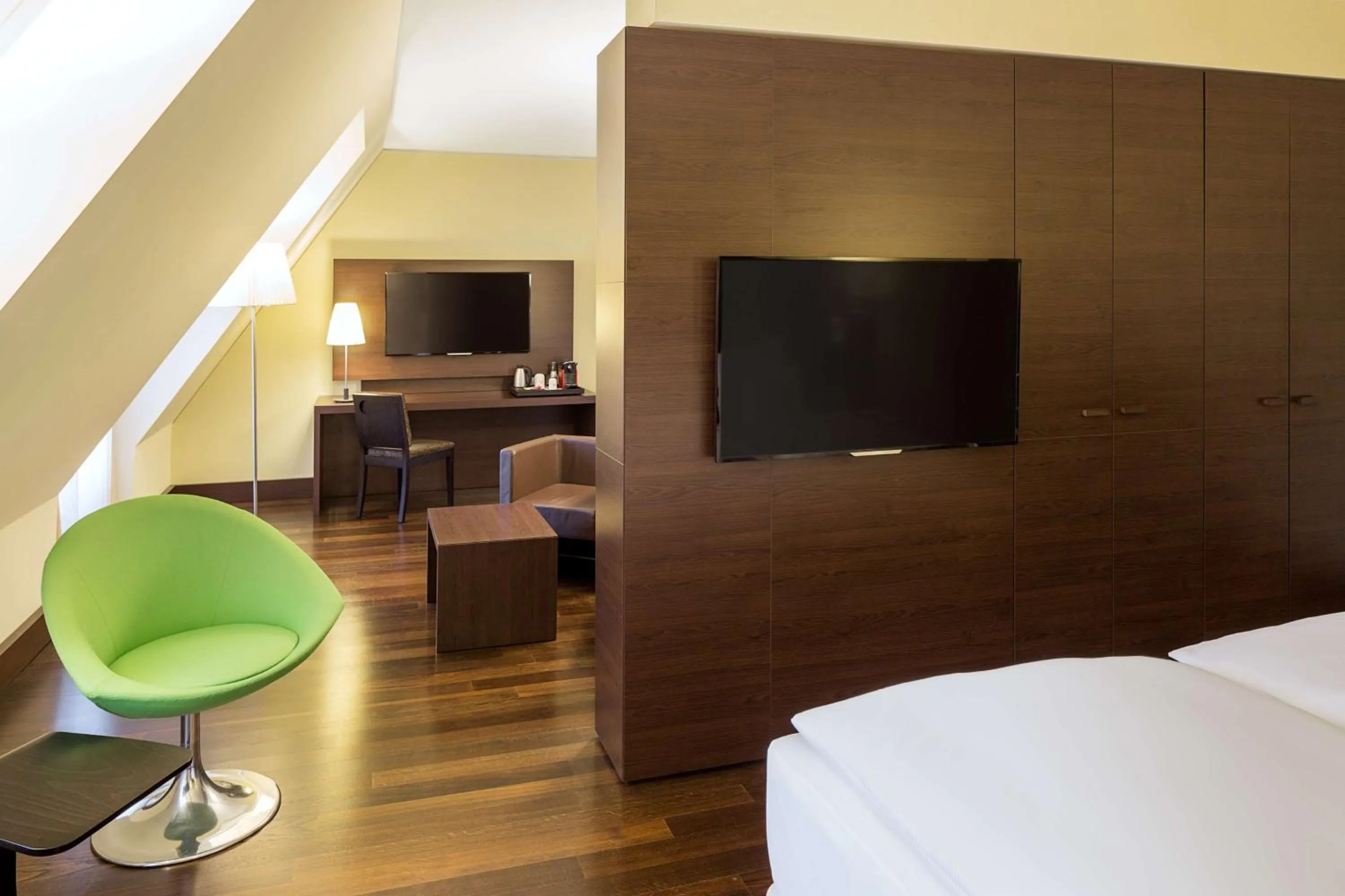 Bedroom, Bed in NH Collection Dresden Altmarkt