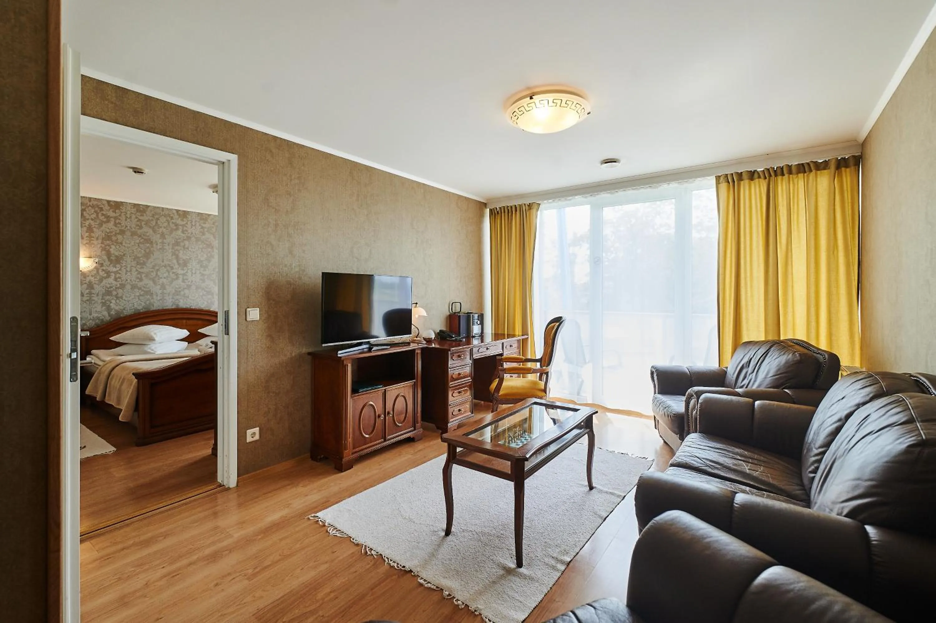 Living room, Bed in Asa Spa Hotel