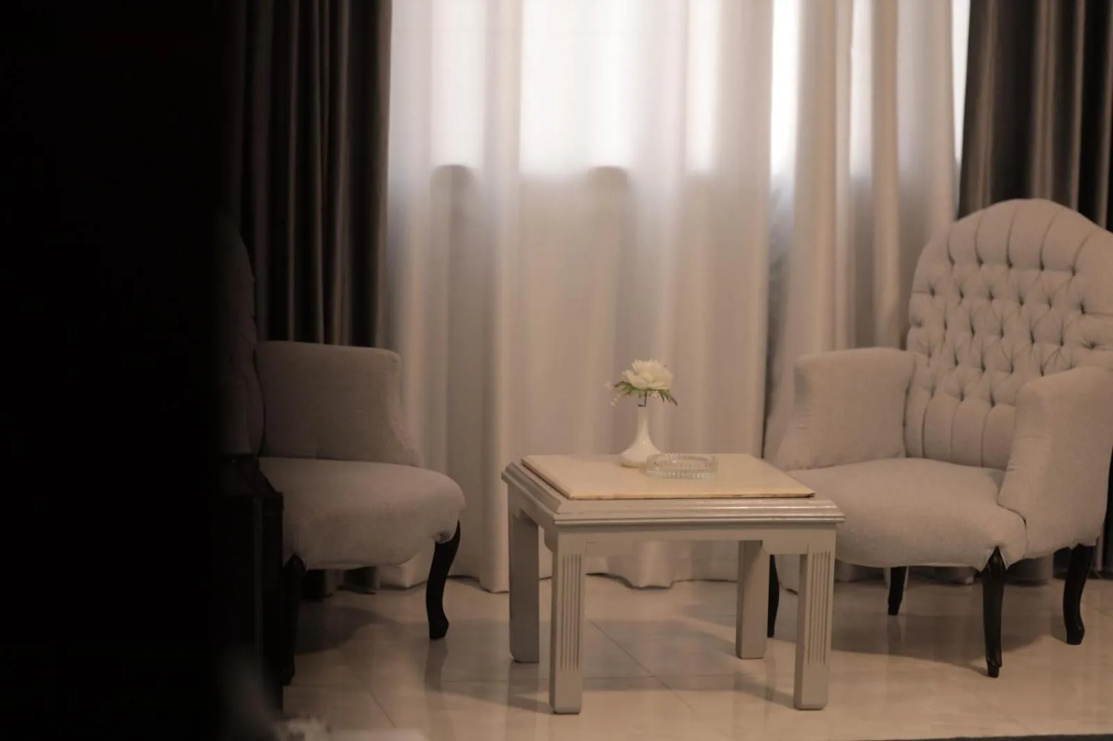 Seating area in Aura Inn Hotel Cairo