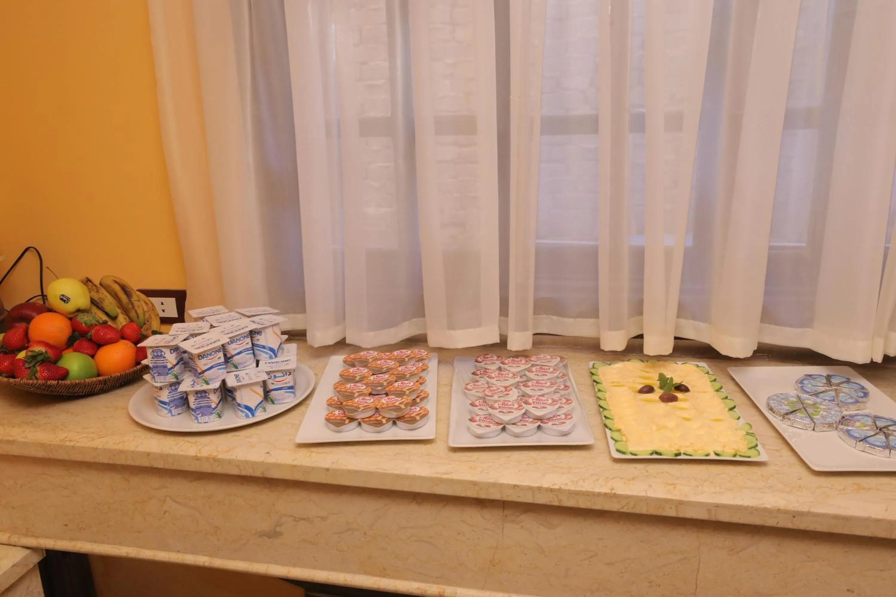 Restaurant/places to eat in Aura Inn Hotel Cairo