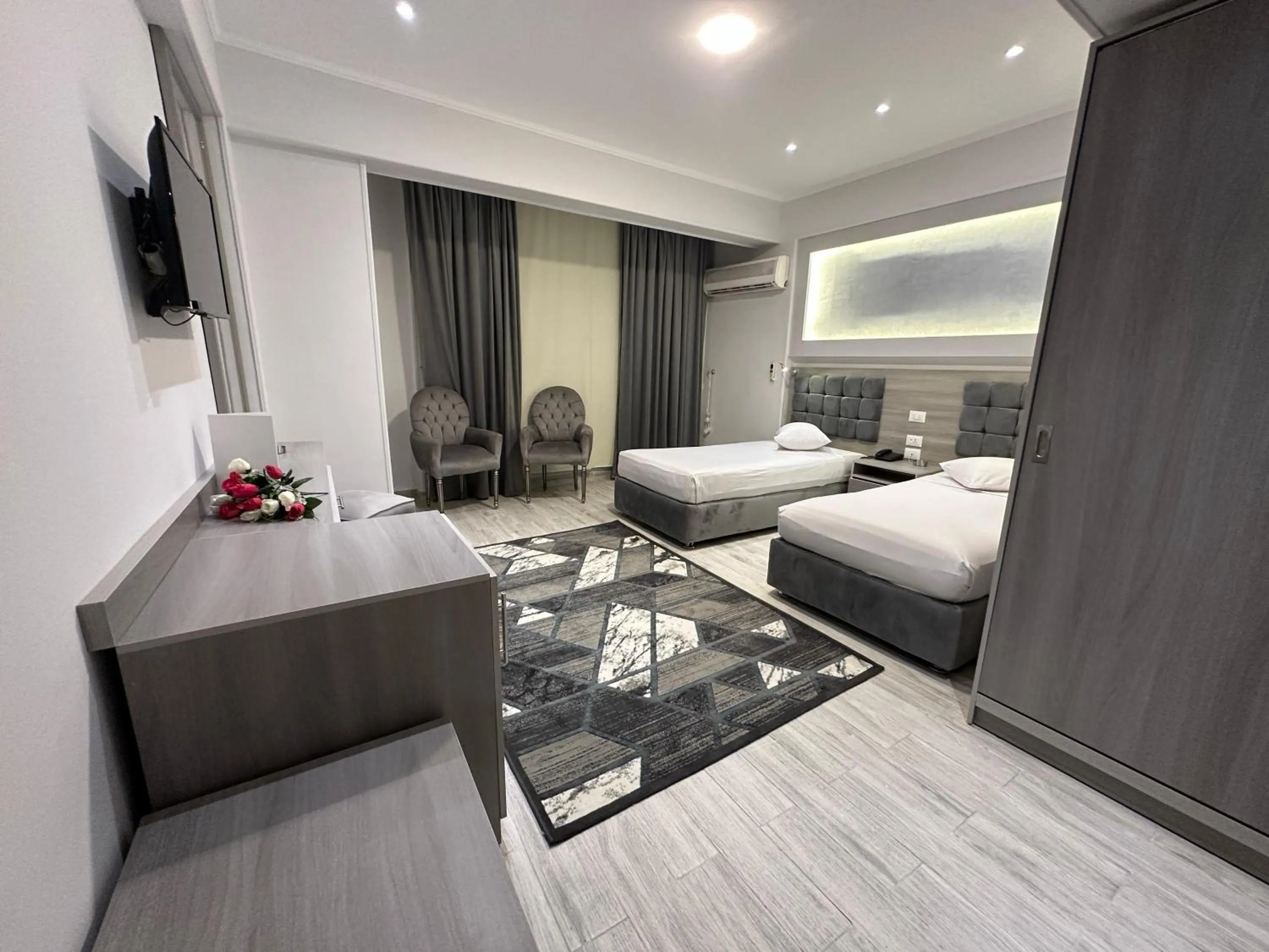 TV and multimedia, Bed in Aura Inn Hotel Cairo