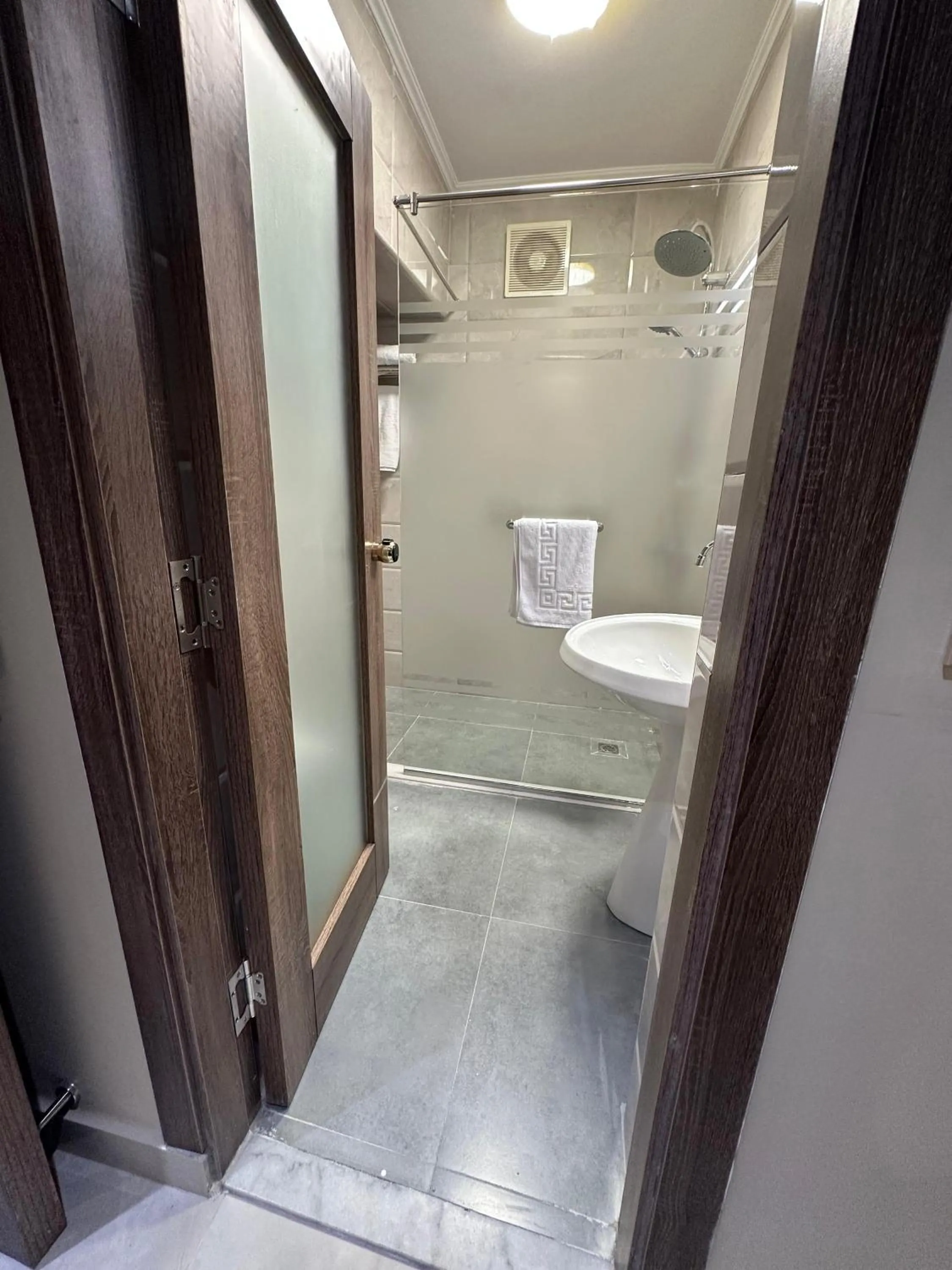 Toilet in Aura Inn Hotel Cairo