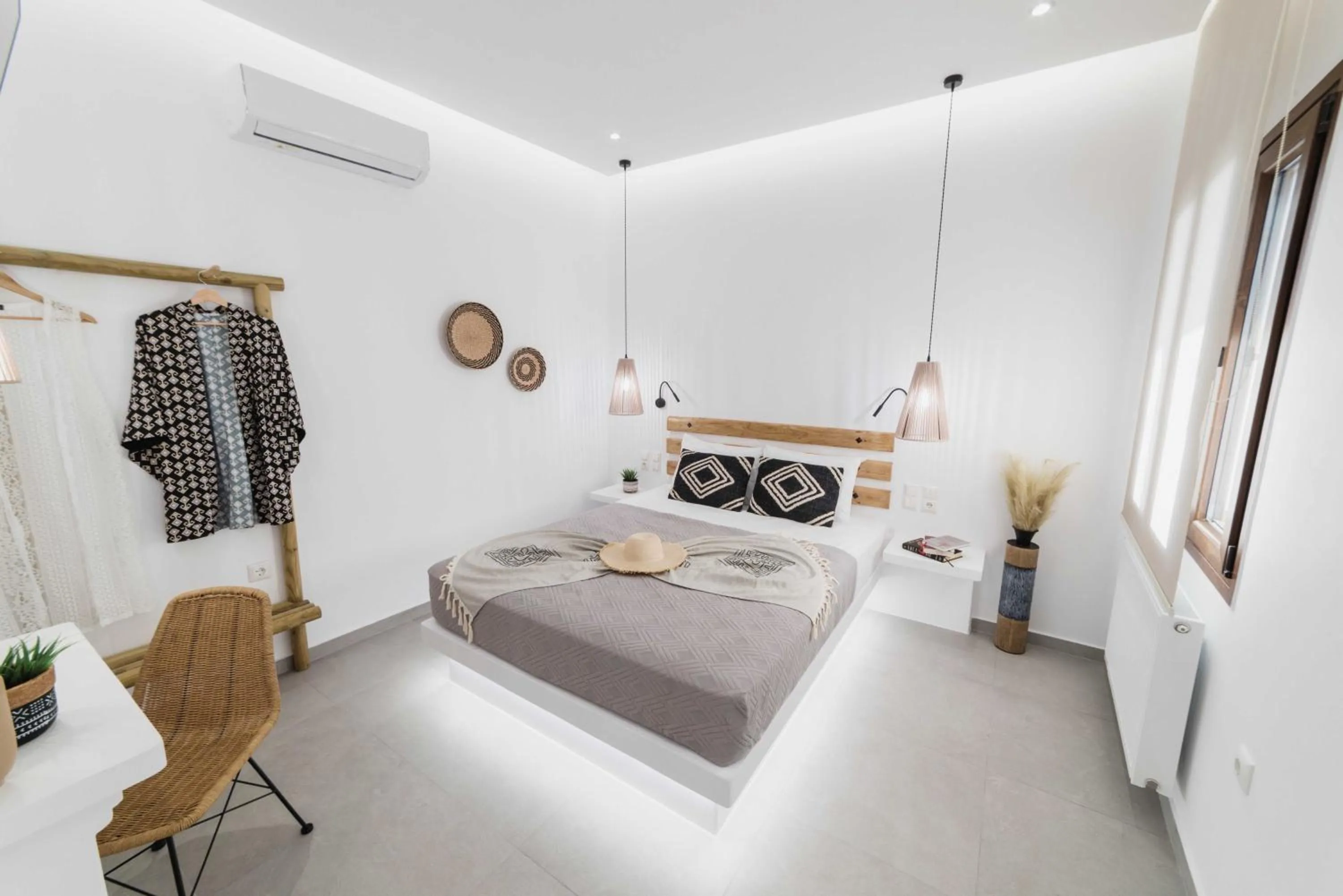 Bed in Petros Studios & Suites