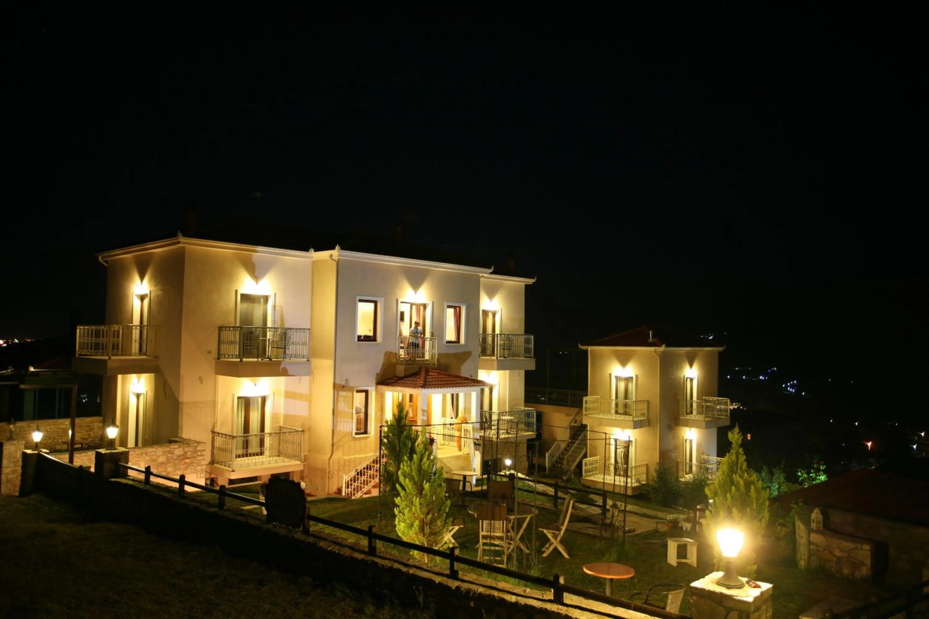 Facade/entrance in Epavlis Meteora Suites Hotel