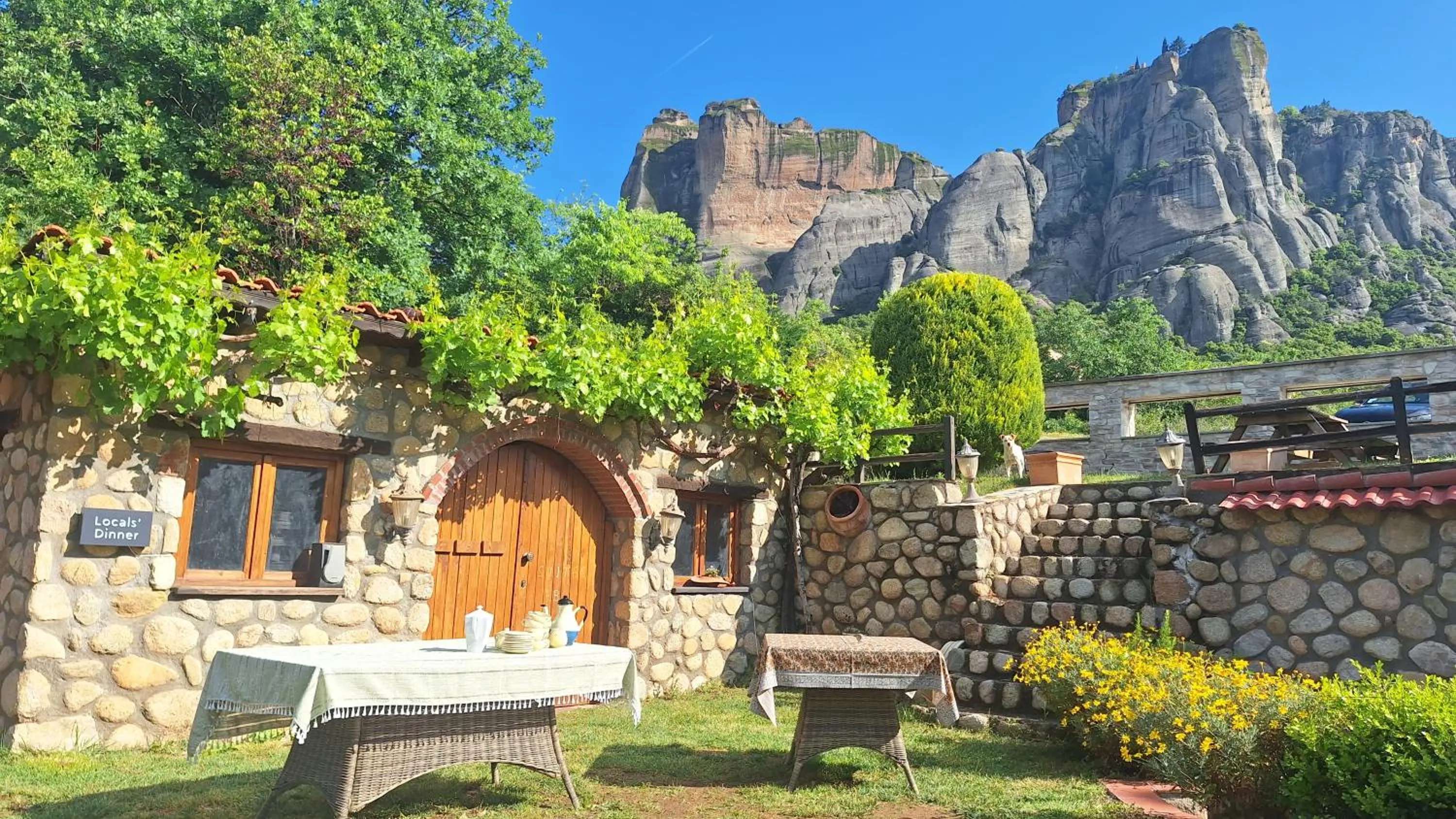 Epavlis Meteora Suites Hotel