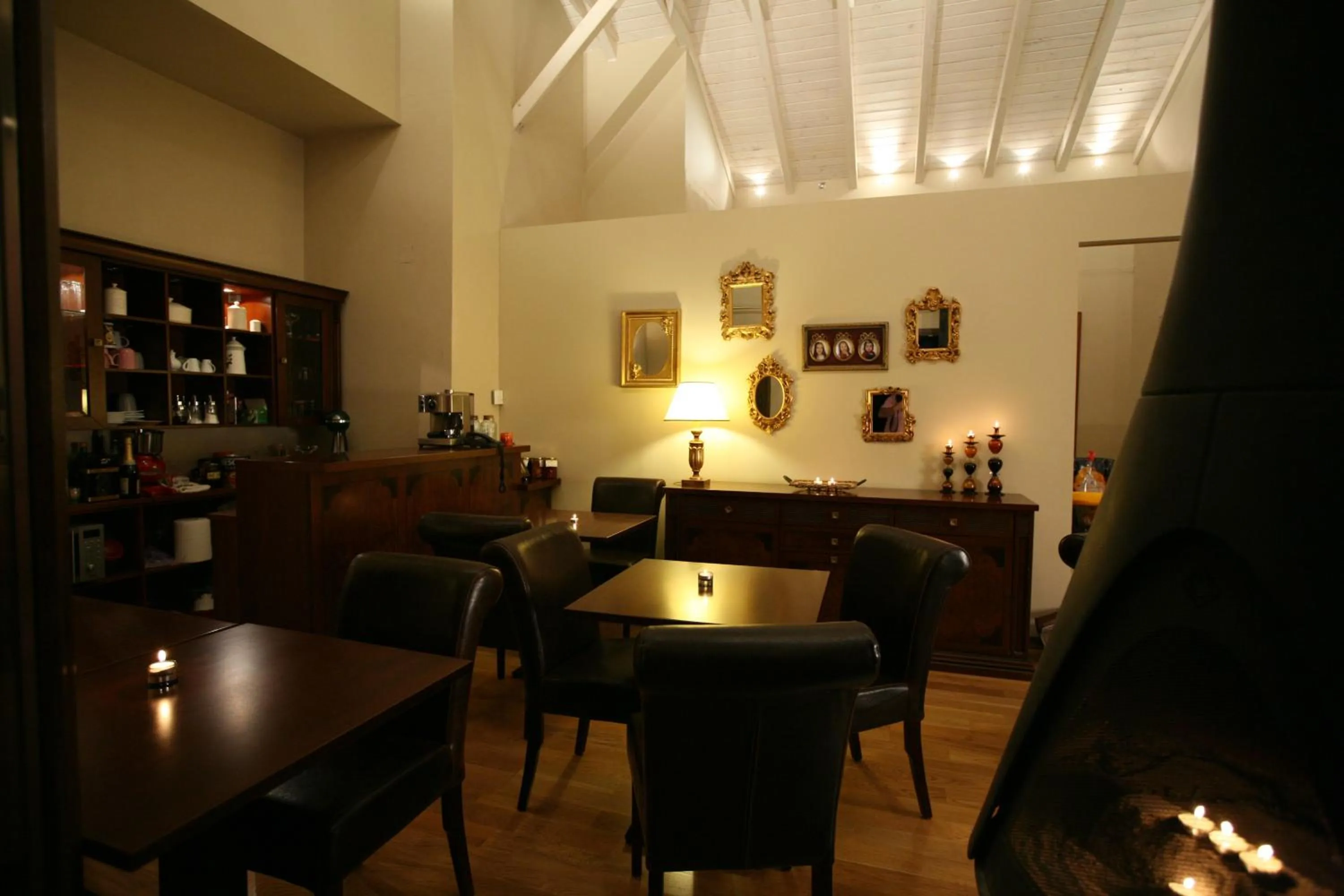 Lounge or bar in Epavlis Meteora Suites Hotel