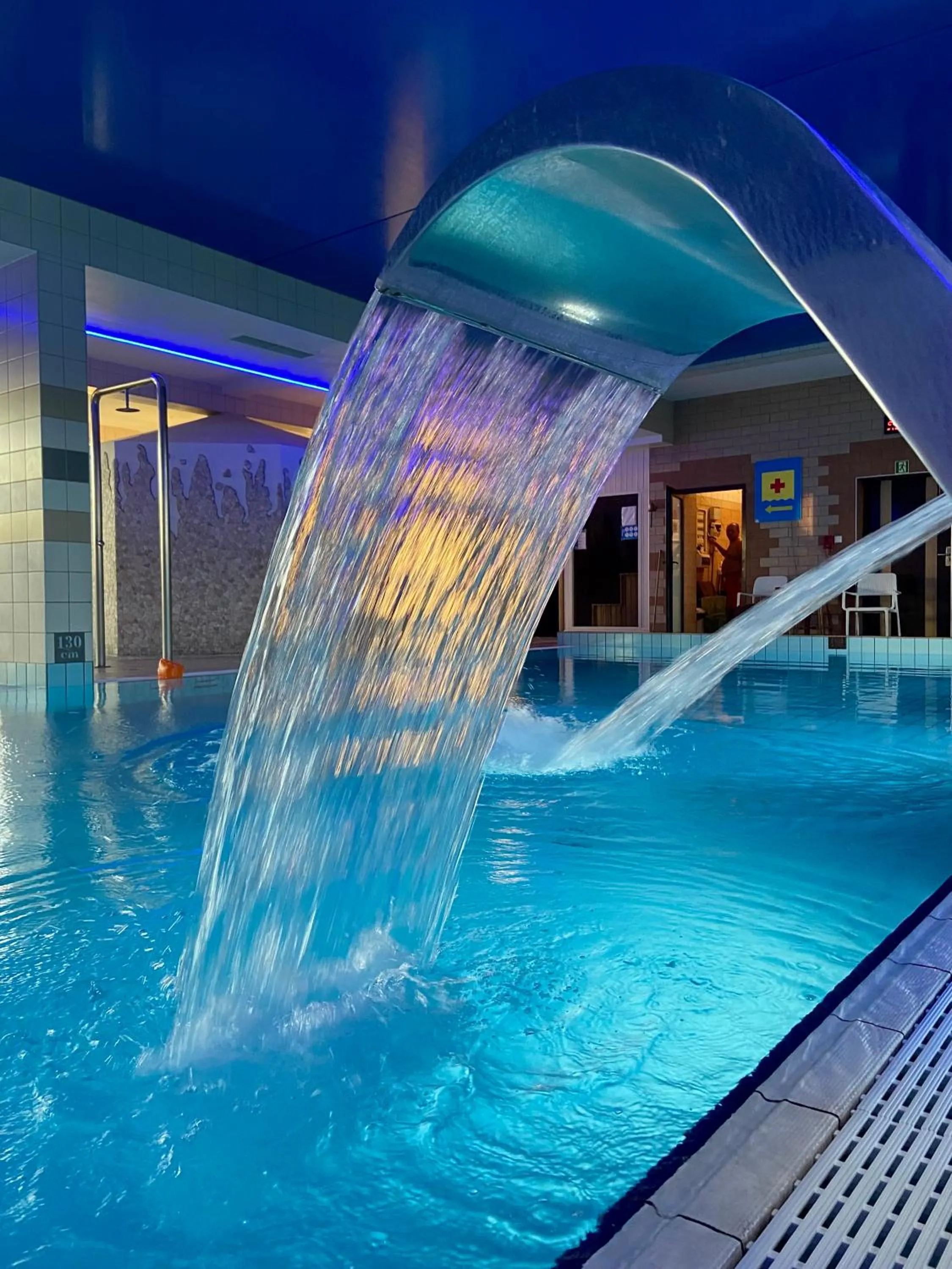 Swimming pool in Hotel Victoria