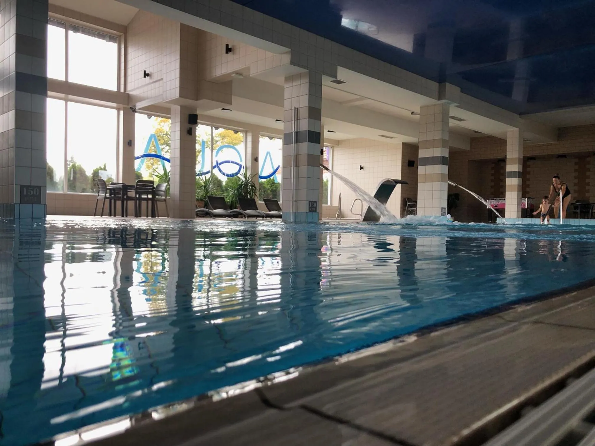 Swimming pool in Hotel Victoria