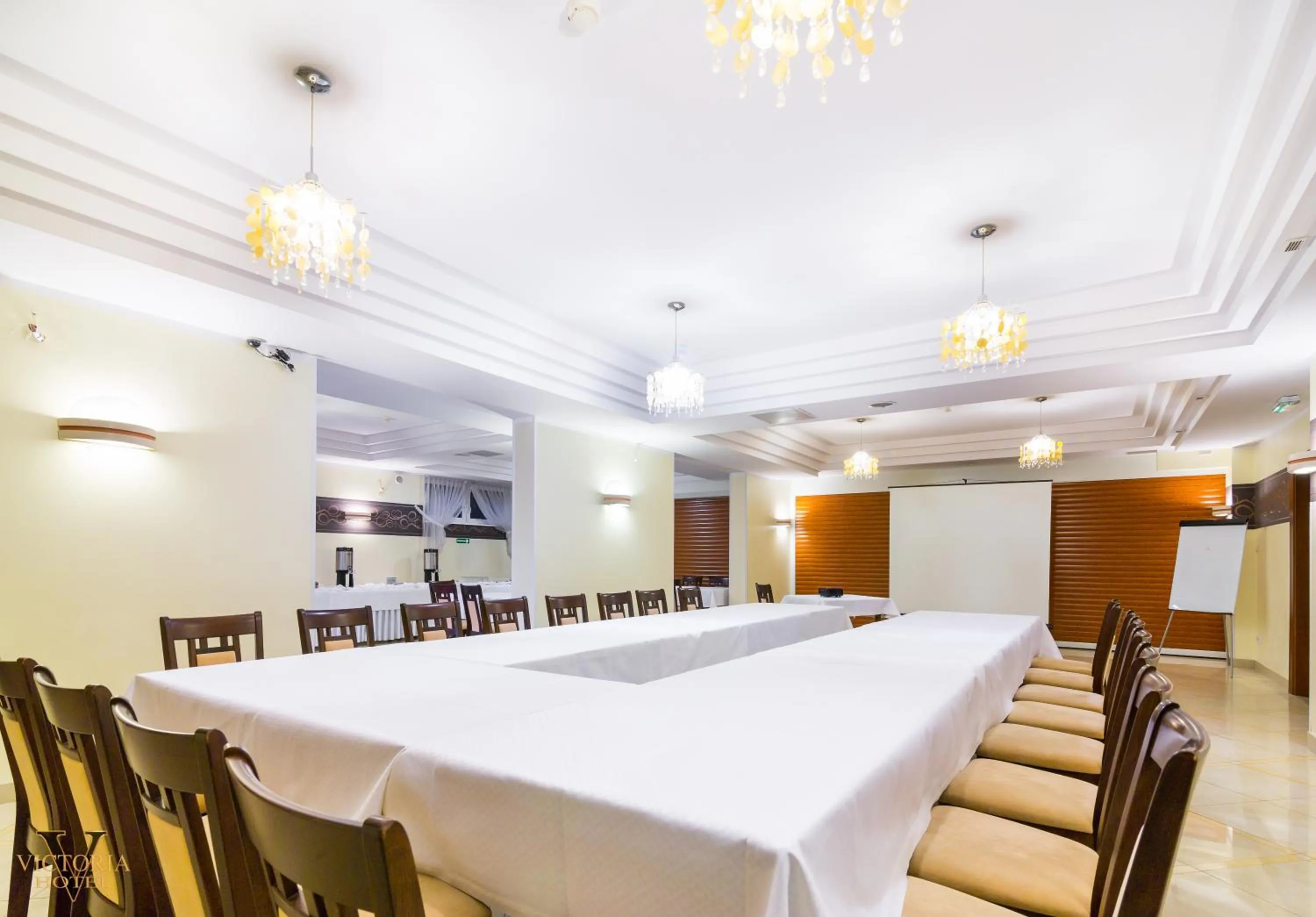 Restaurant/places to eat in Hotel Victoria