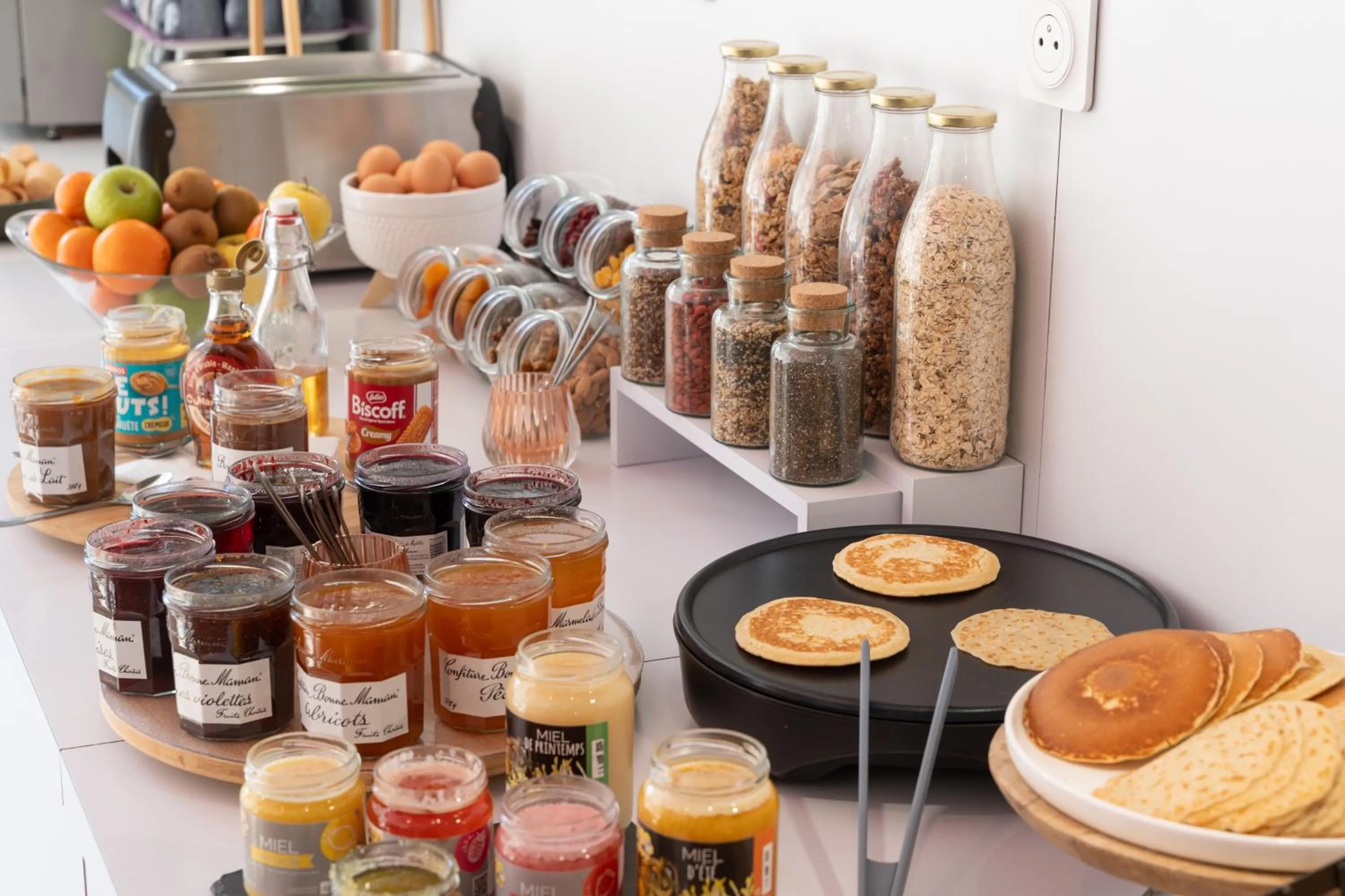 Breakfast in Grand Hôtel Niort Centre