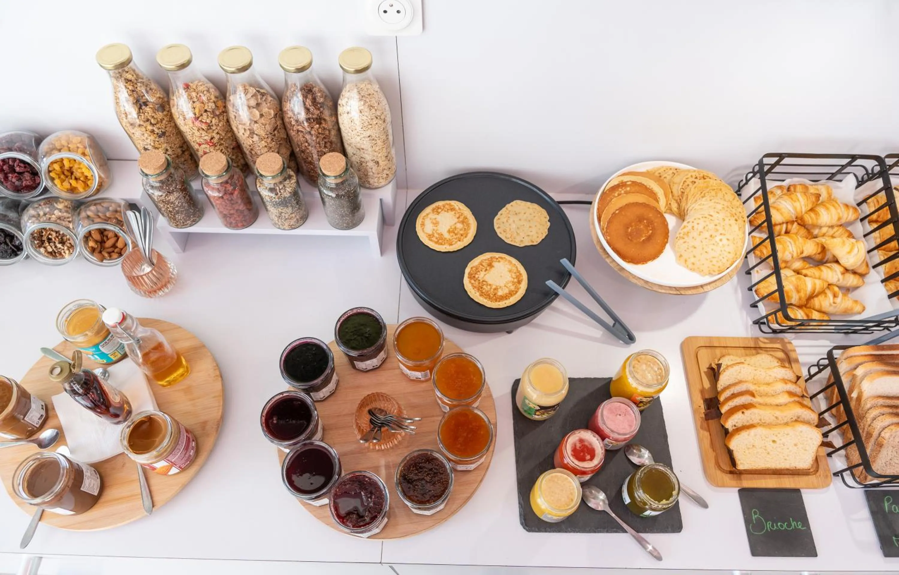 Breakfast in Grand Hôtel Niort Centre