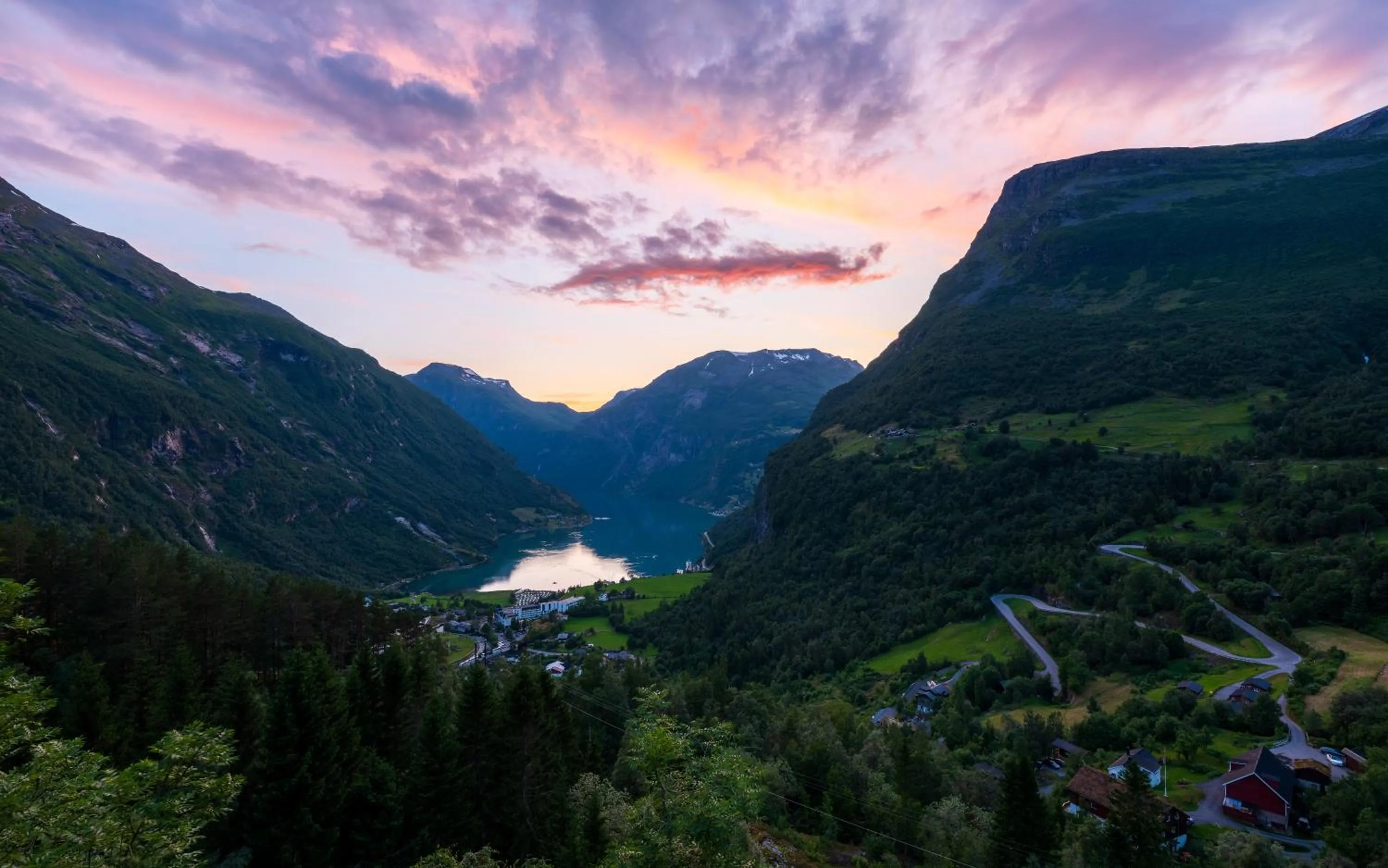 Summer in Hotel Utsikten - by Classic Norway Hotels