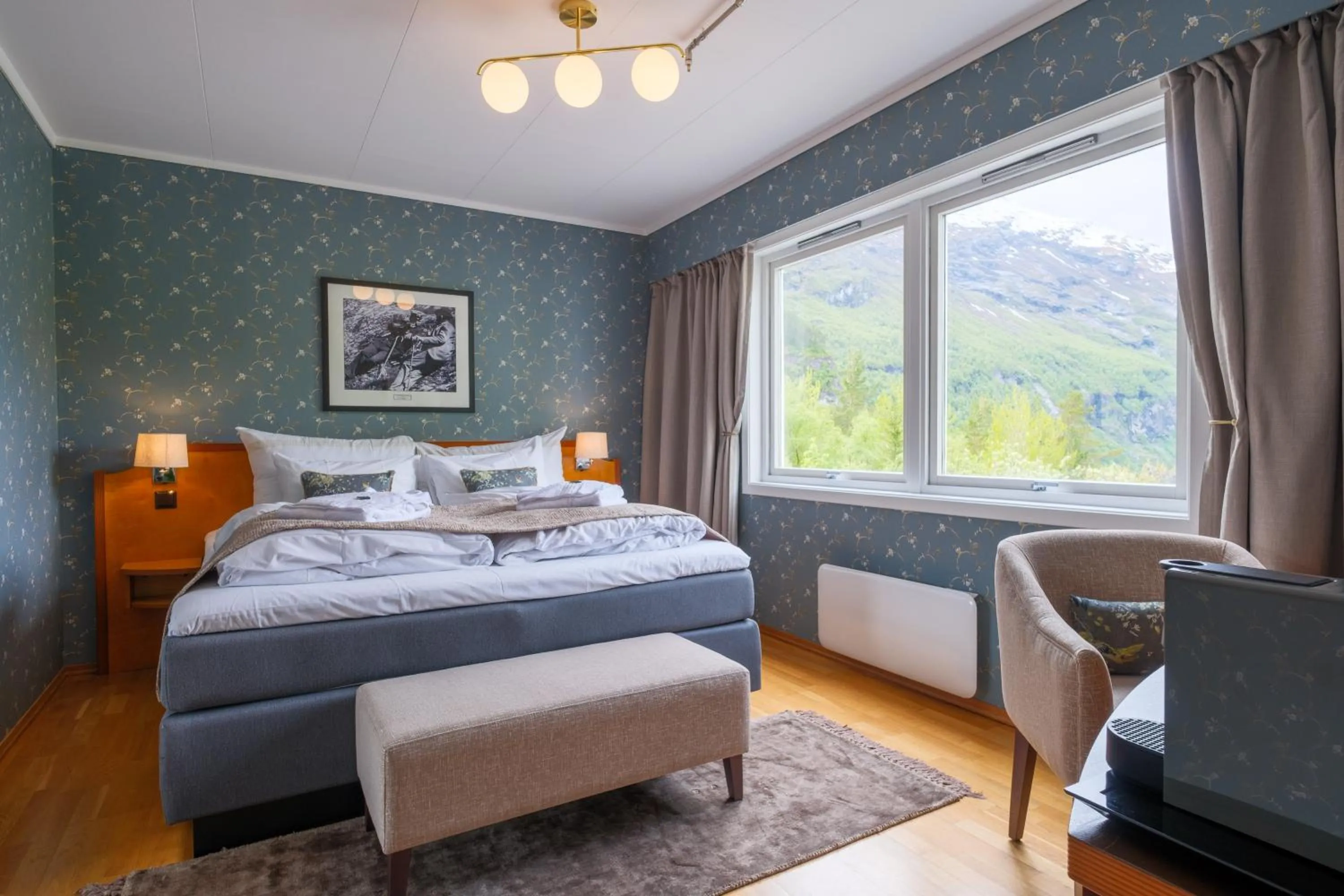 Bed in Hotel Utsikten - by Classic Norway Hotels