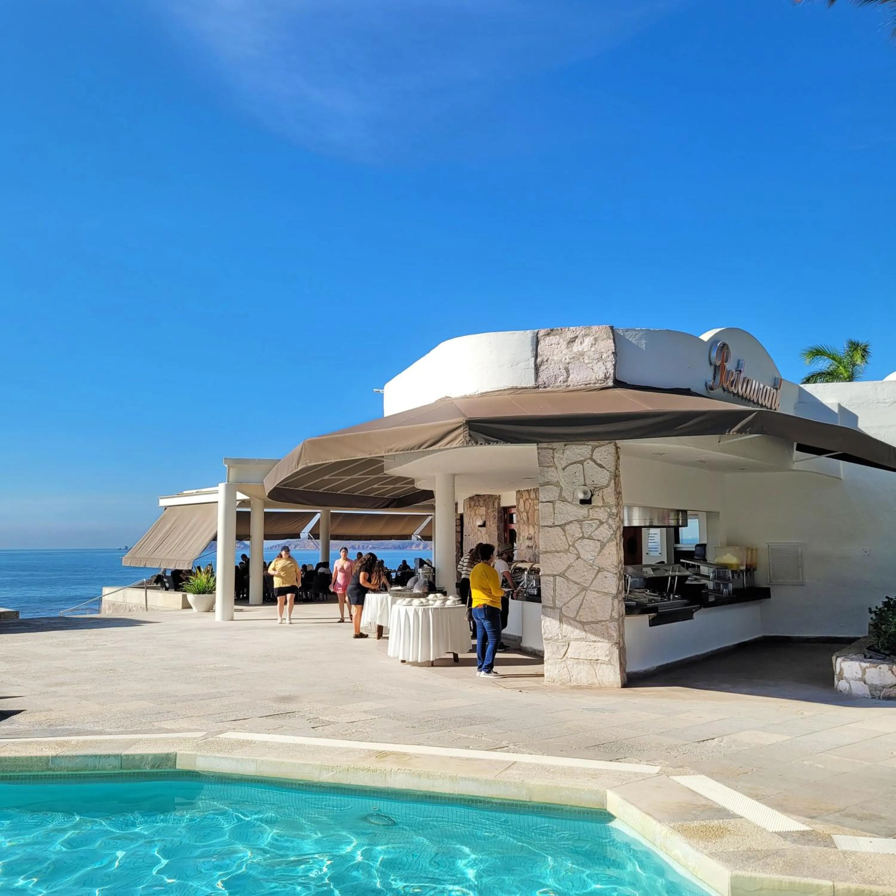 Restaurant/places to eat in Gaviana Resort