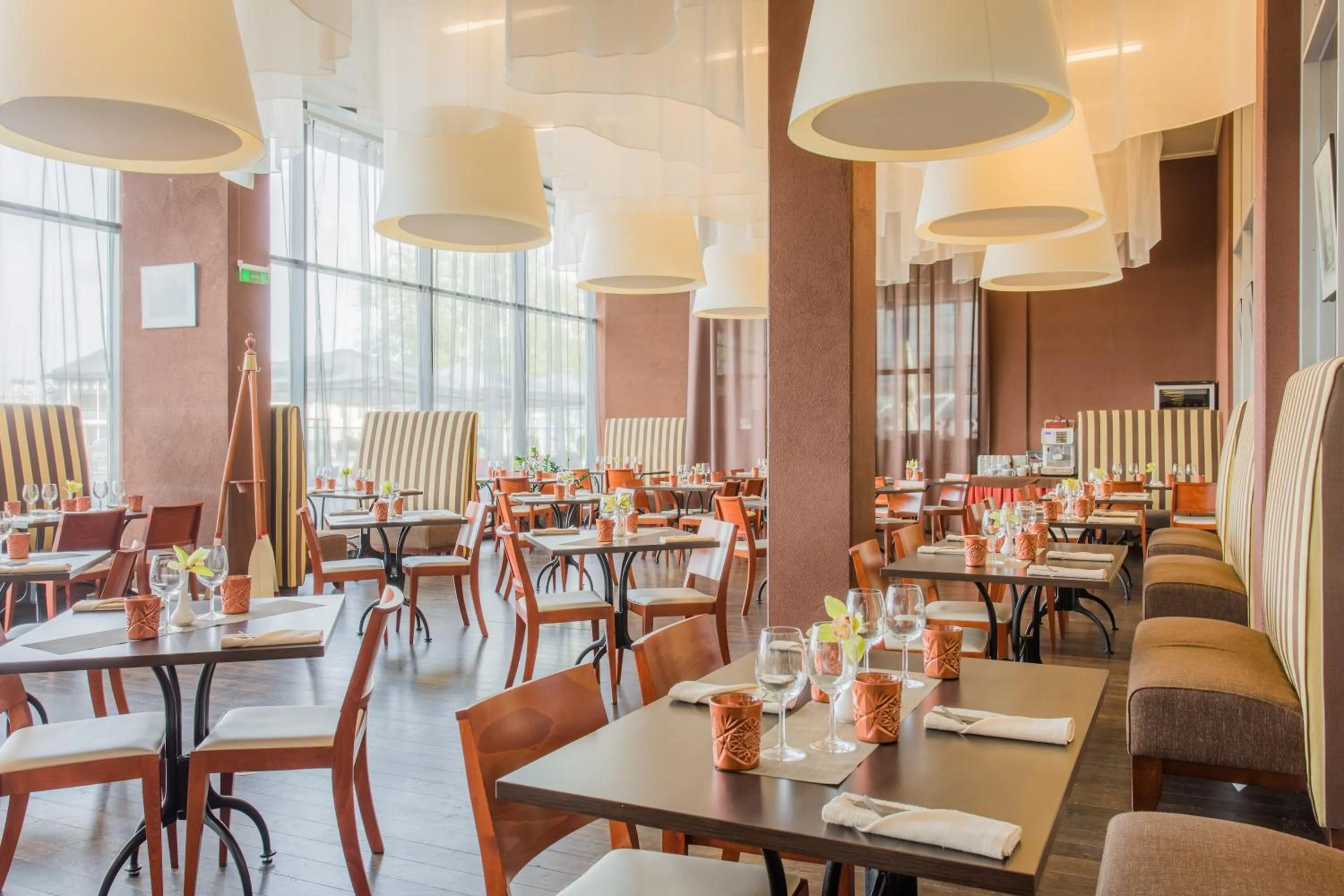 Restaurant/places to eat in Hestia Hotel Europa