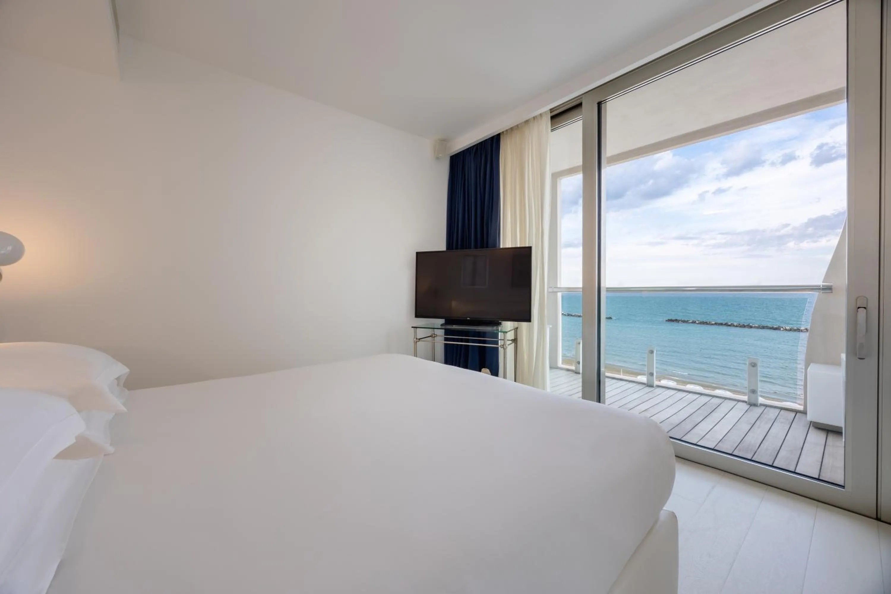 View (from property/room), Bed in Excelsior Hotel, SPA & Lido - Preferred Hotels & Resorts