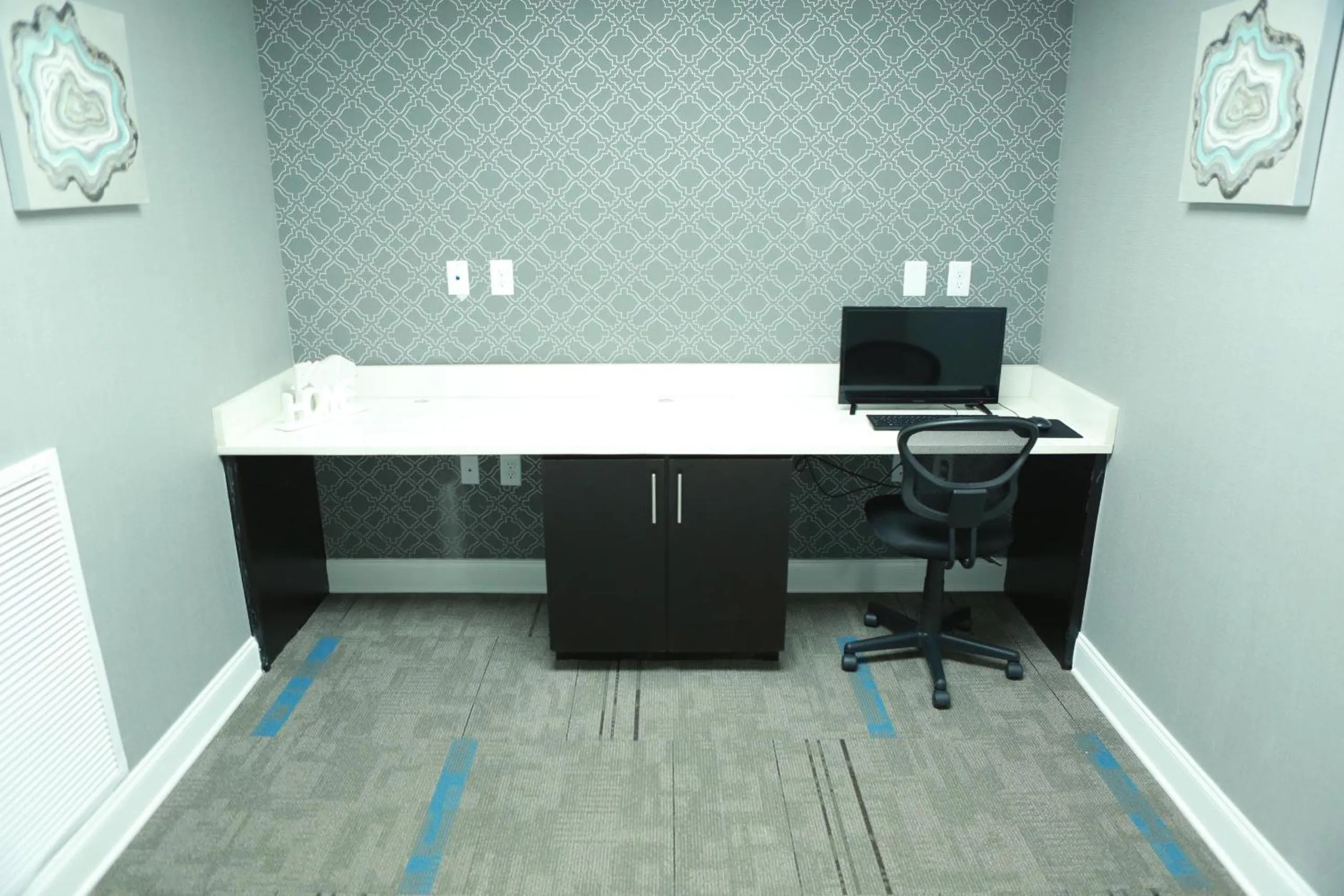 Business facilities in Home Inn and Suites Memphis