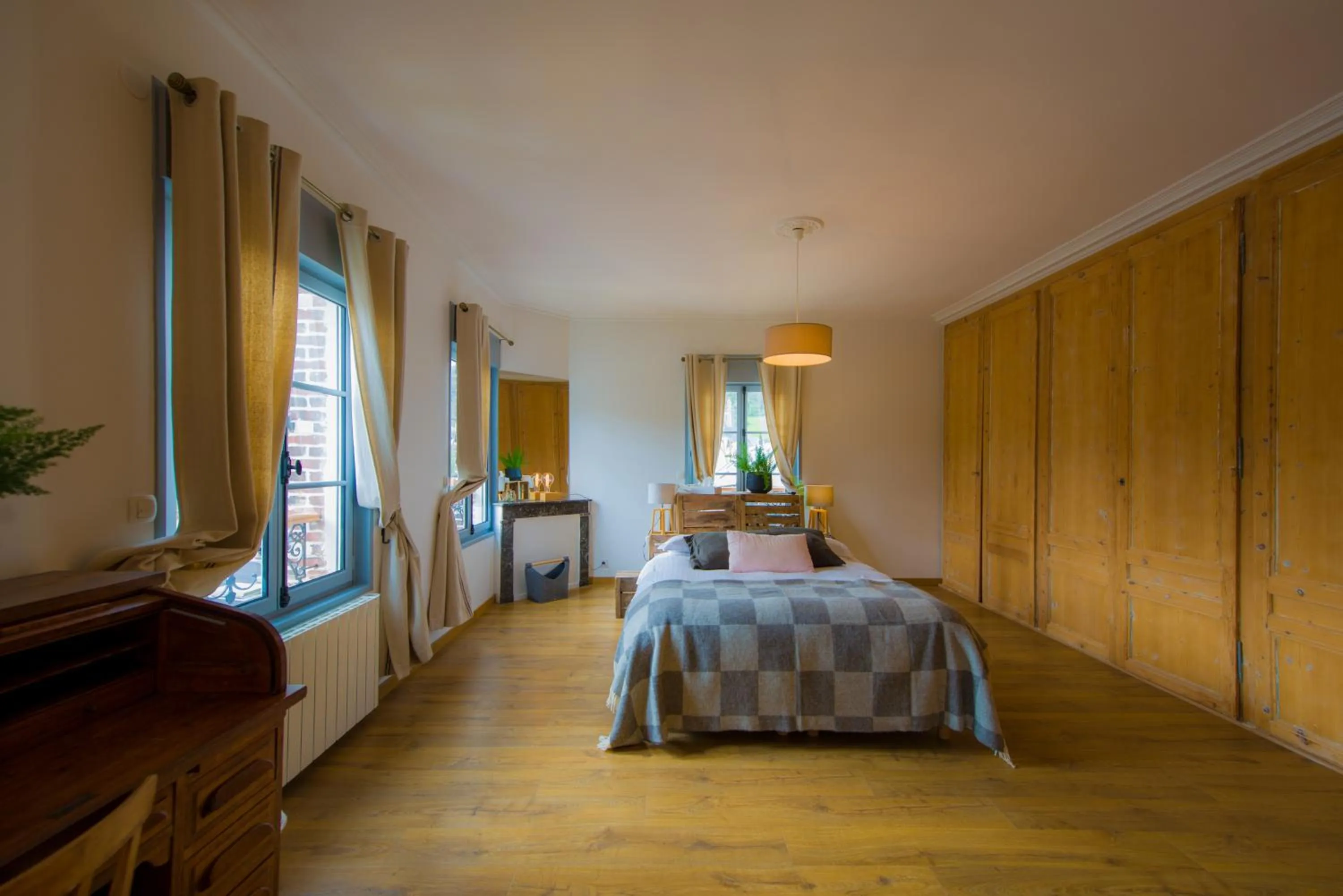 Property building, Bed in A L'ecole Buissonniere