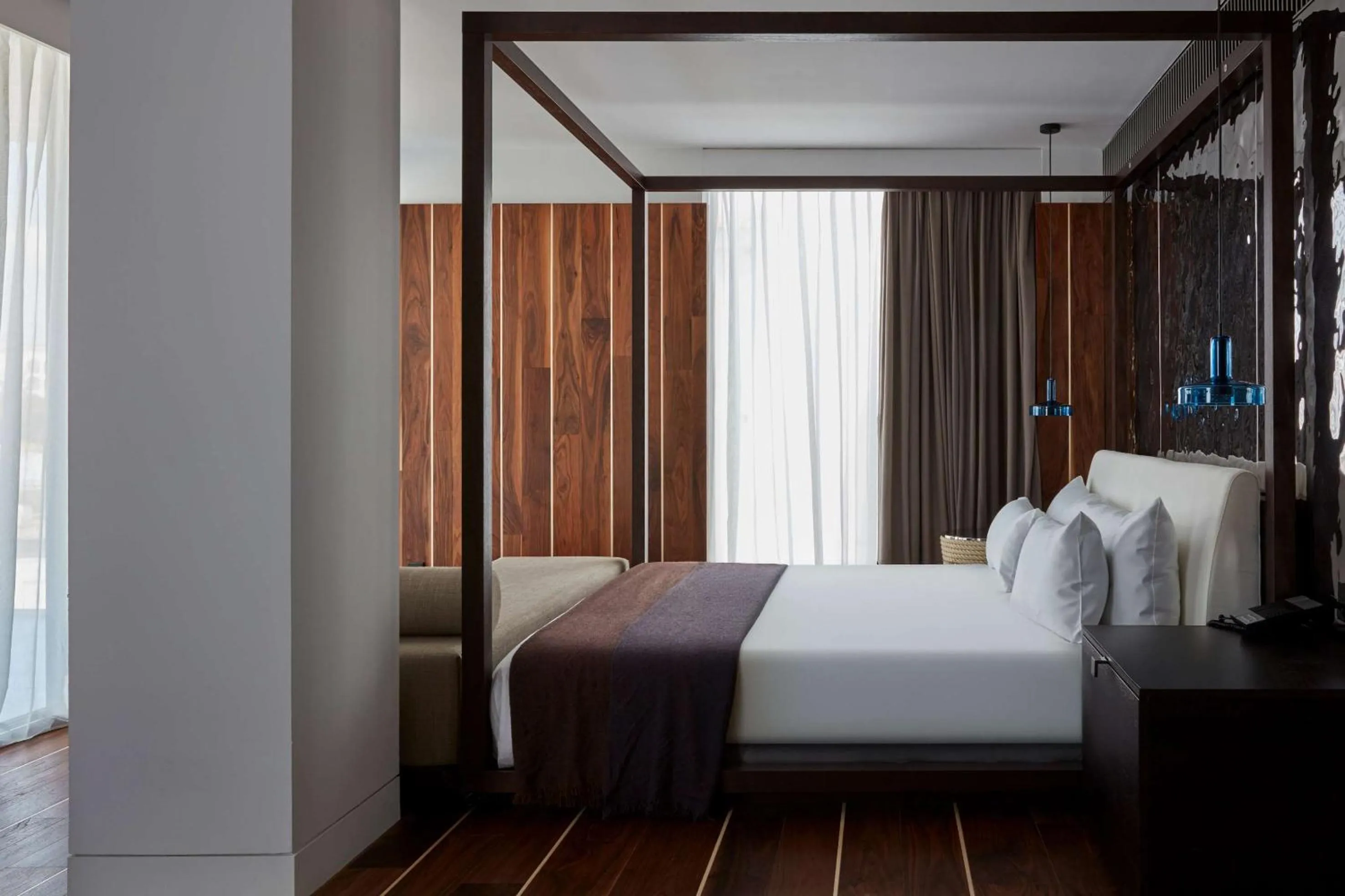 Photo of the whole room, Bed in Sir Joan Hotel, part of Sircle Collection