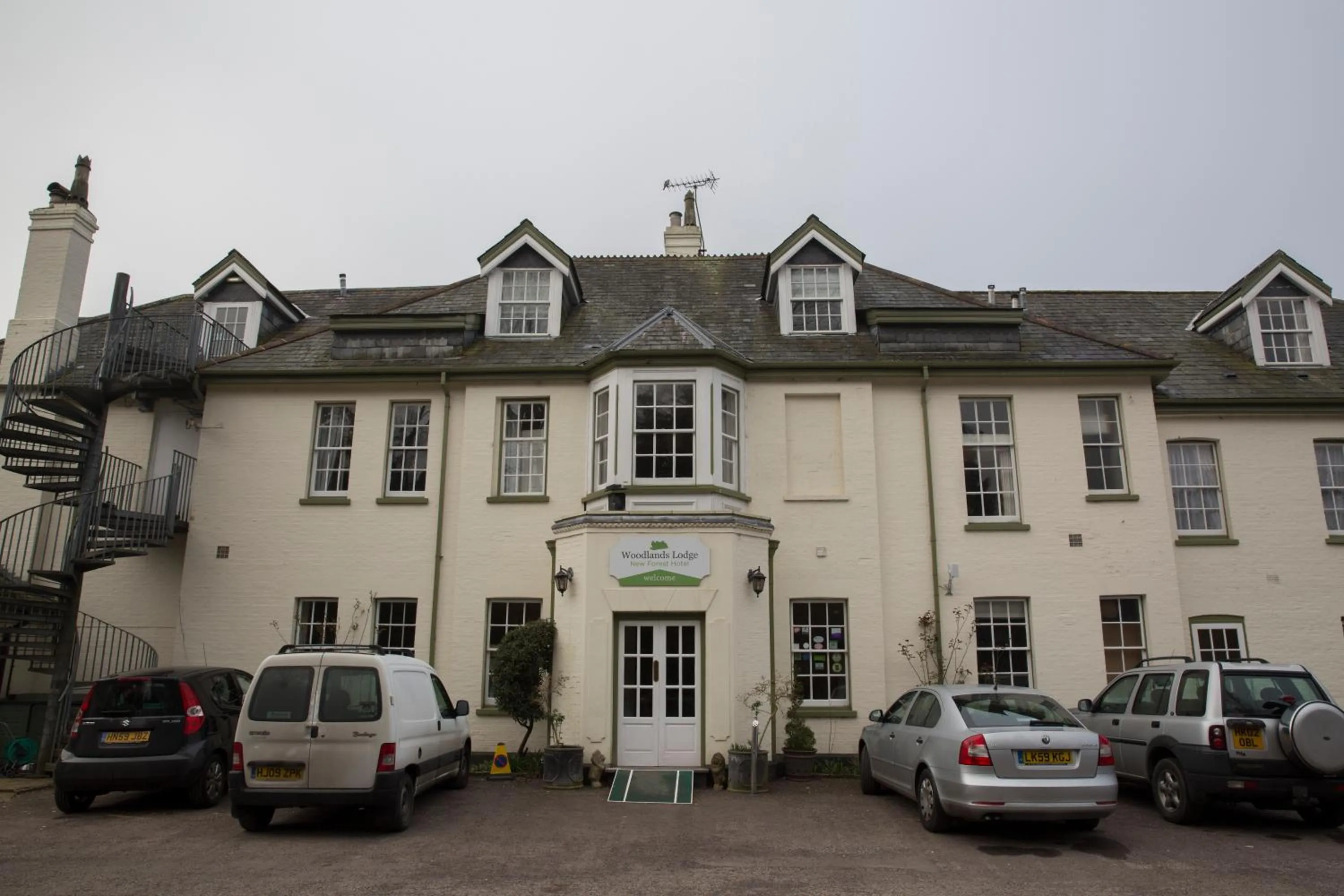 Facade/entrance in Woodlands Lodge Hotel