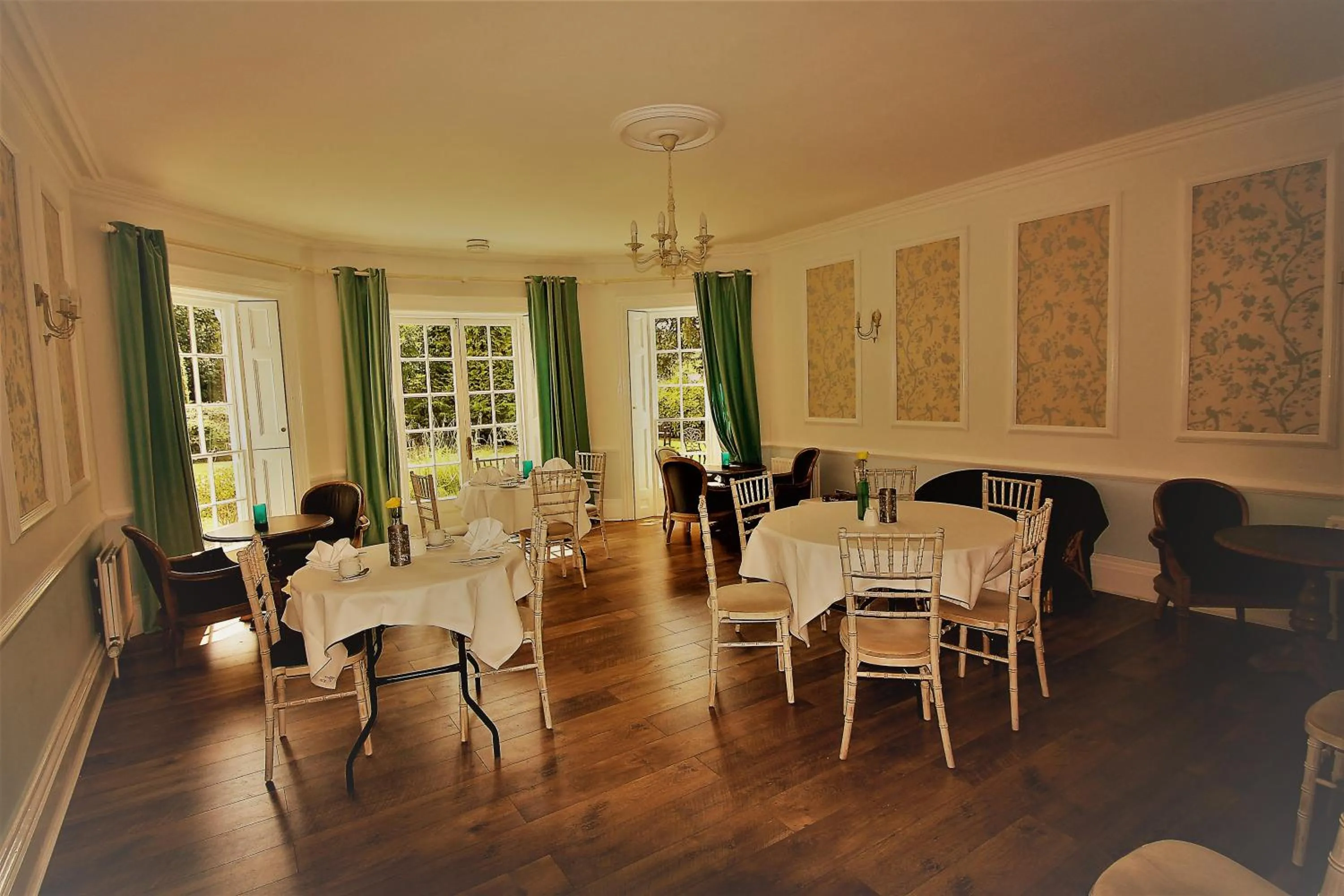 Dining area in Woodlands Lodge Hotel