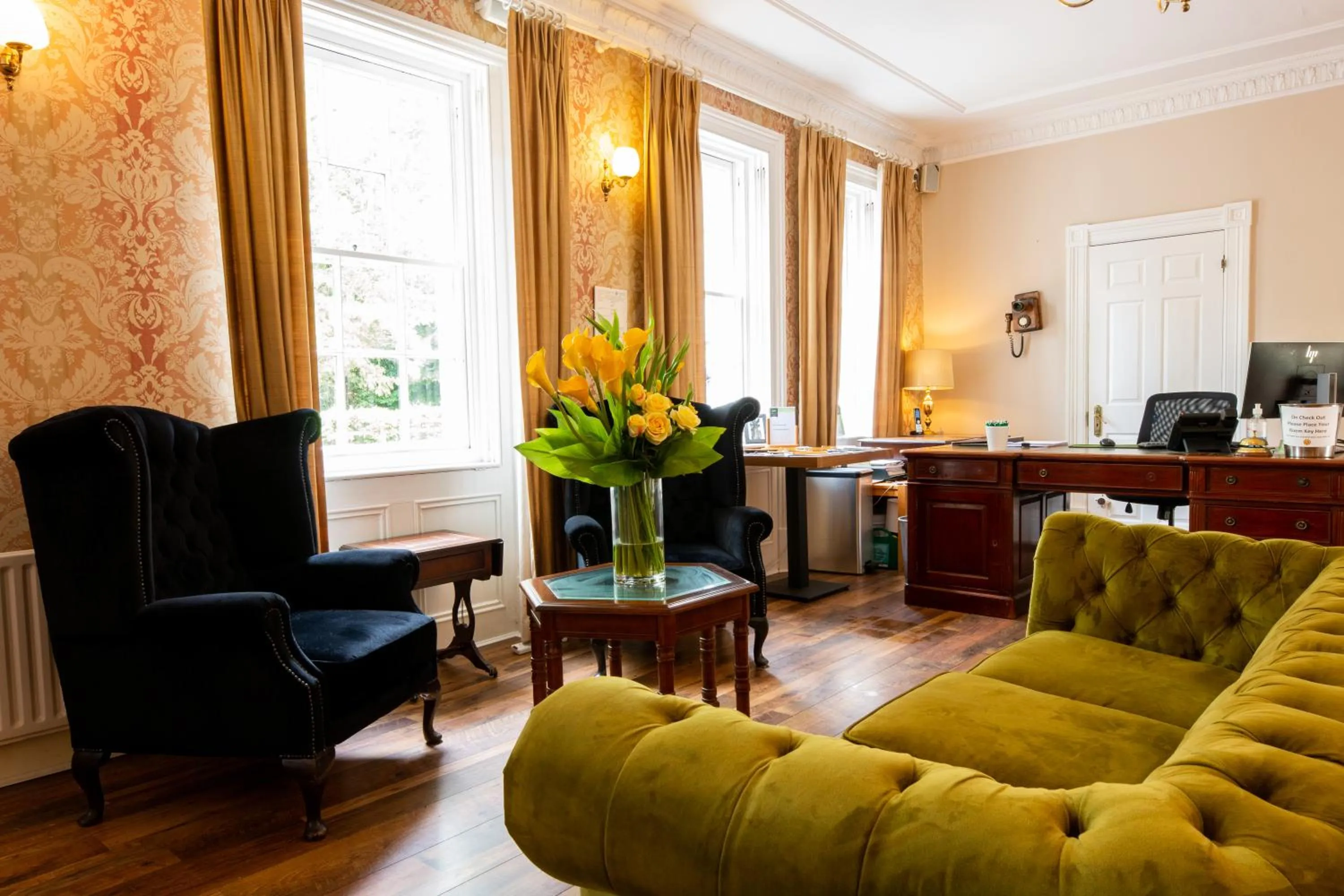 Woodlands Lodge Hotel