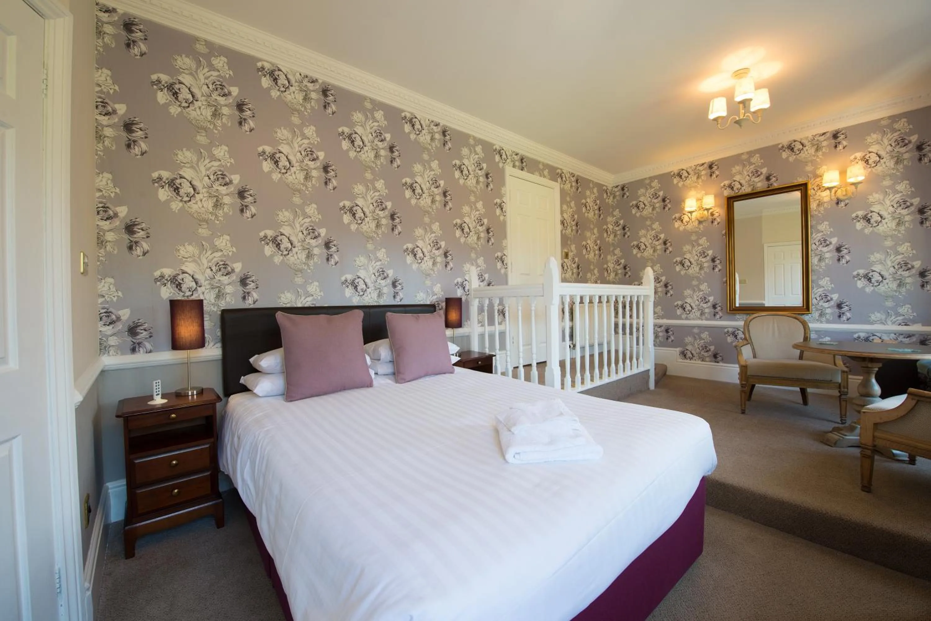 Photo of the whole room, Bed in Woodlands Lodge Hotel