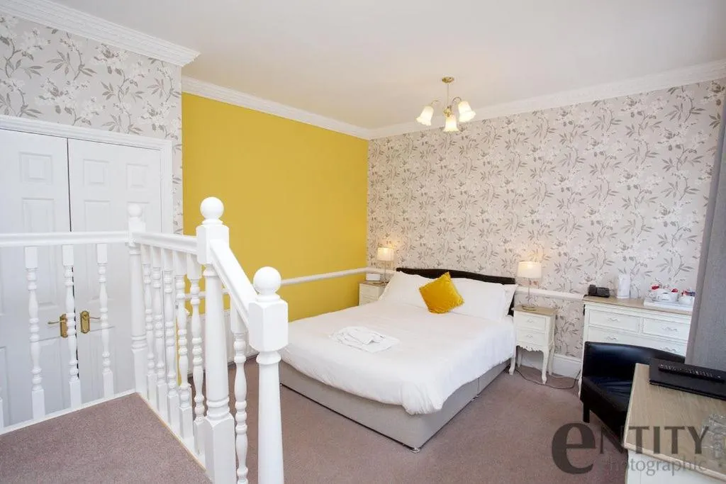 Bed in Woodlands Lodge Hotel