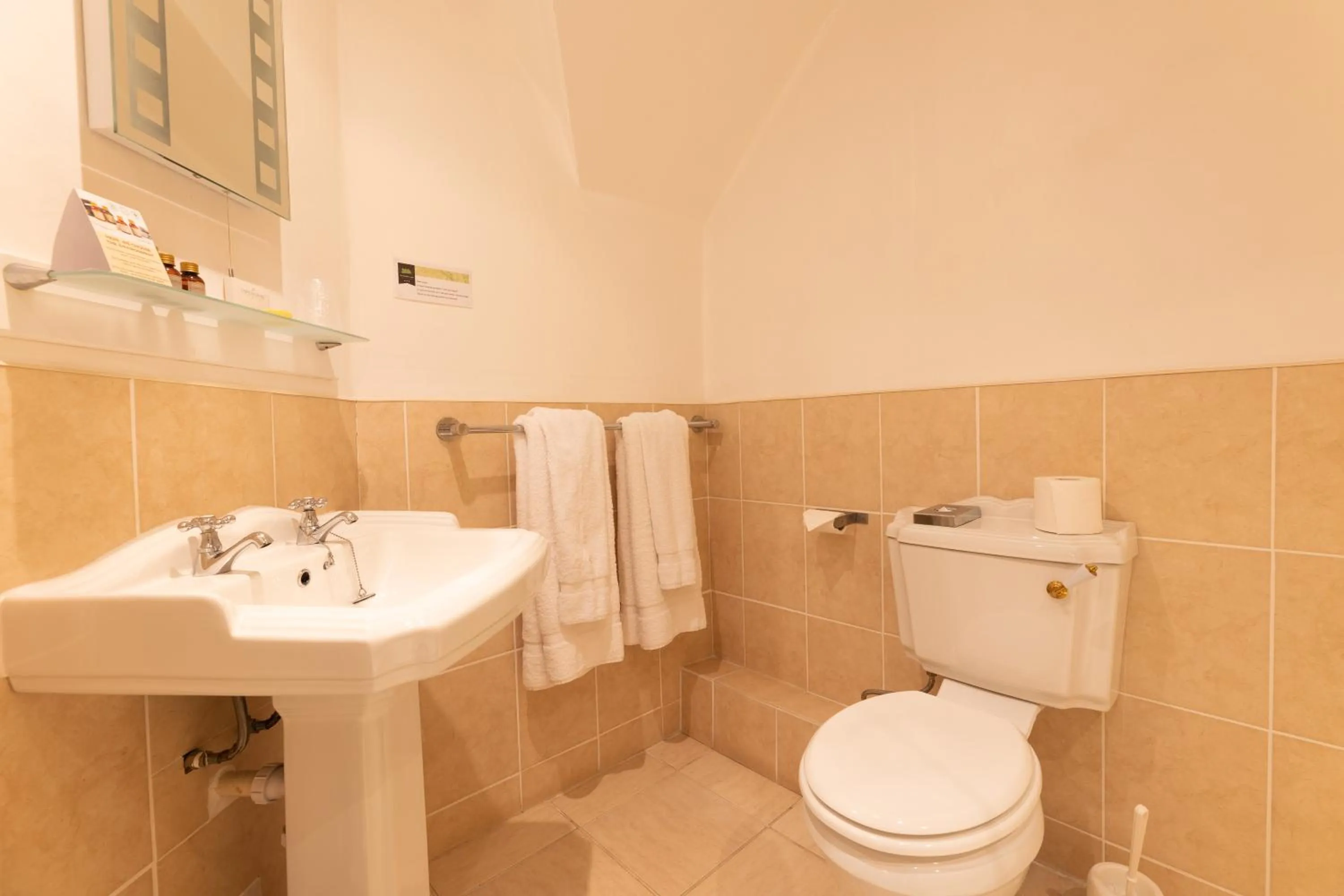 Woodlands Lodge Hotel