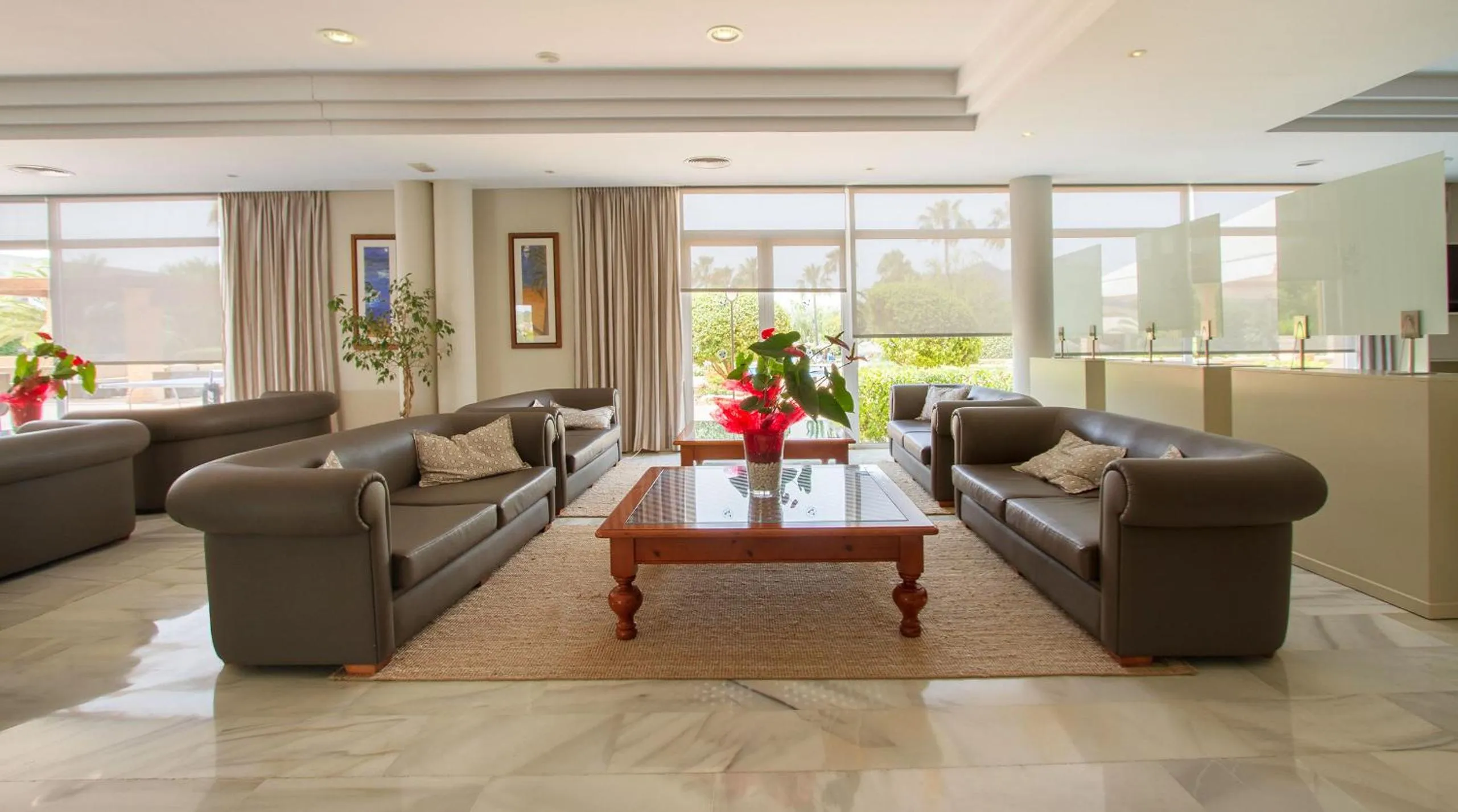 Lobby or reception in Garbi Cala Millor