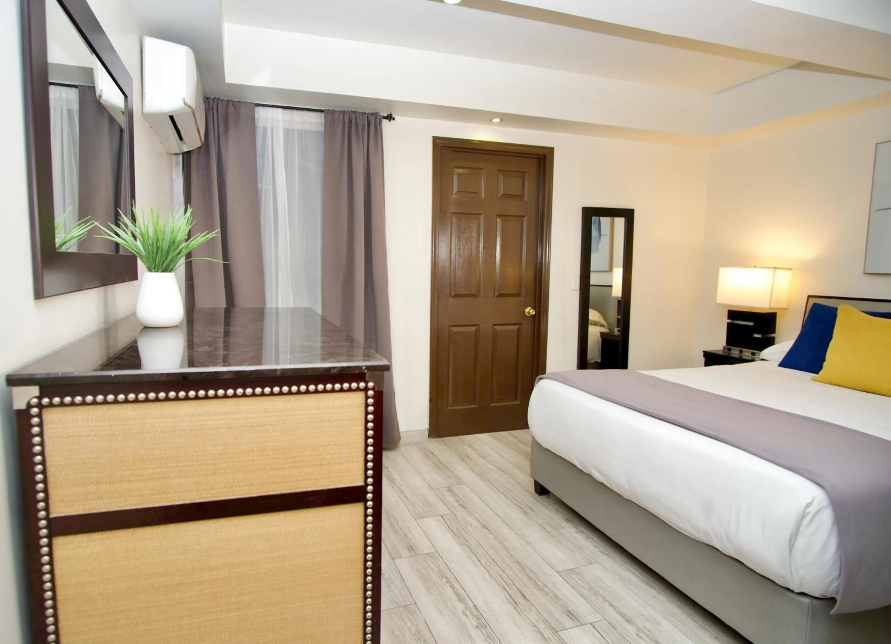 Bedroom, Bed in Rio Suites