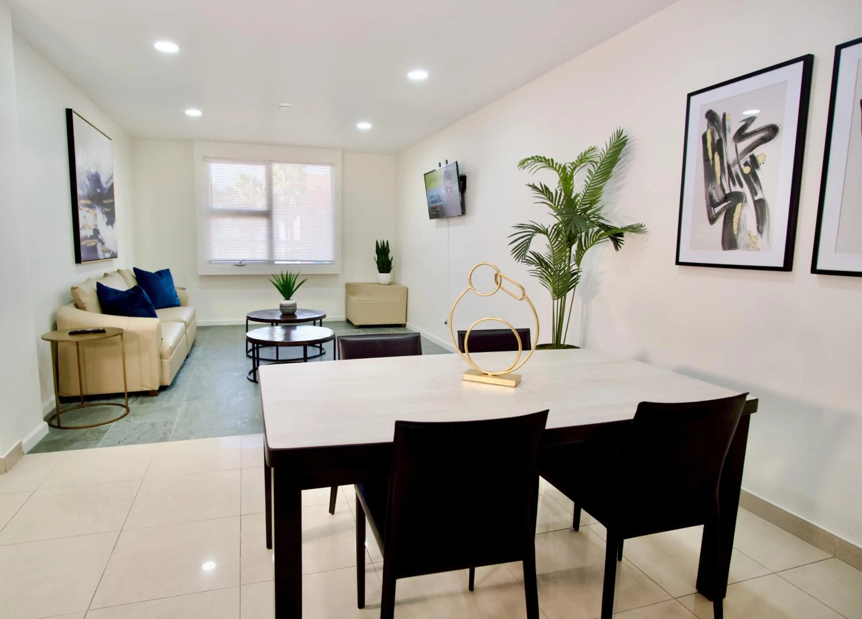 Dining area in Rio Suites