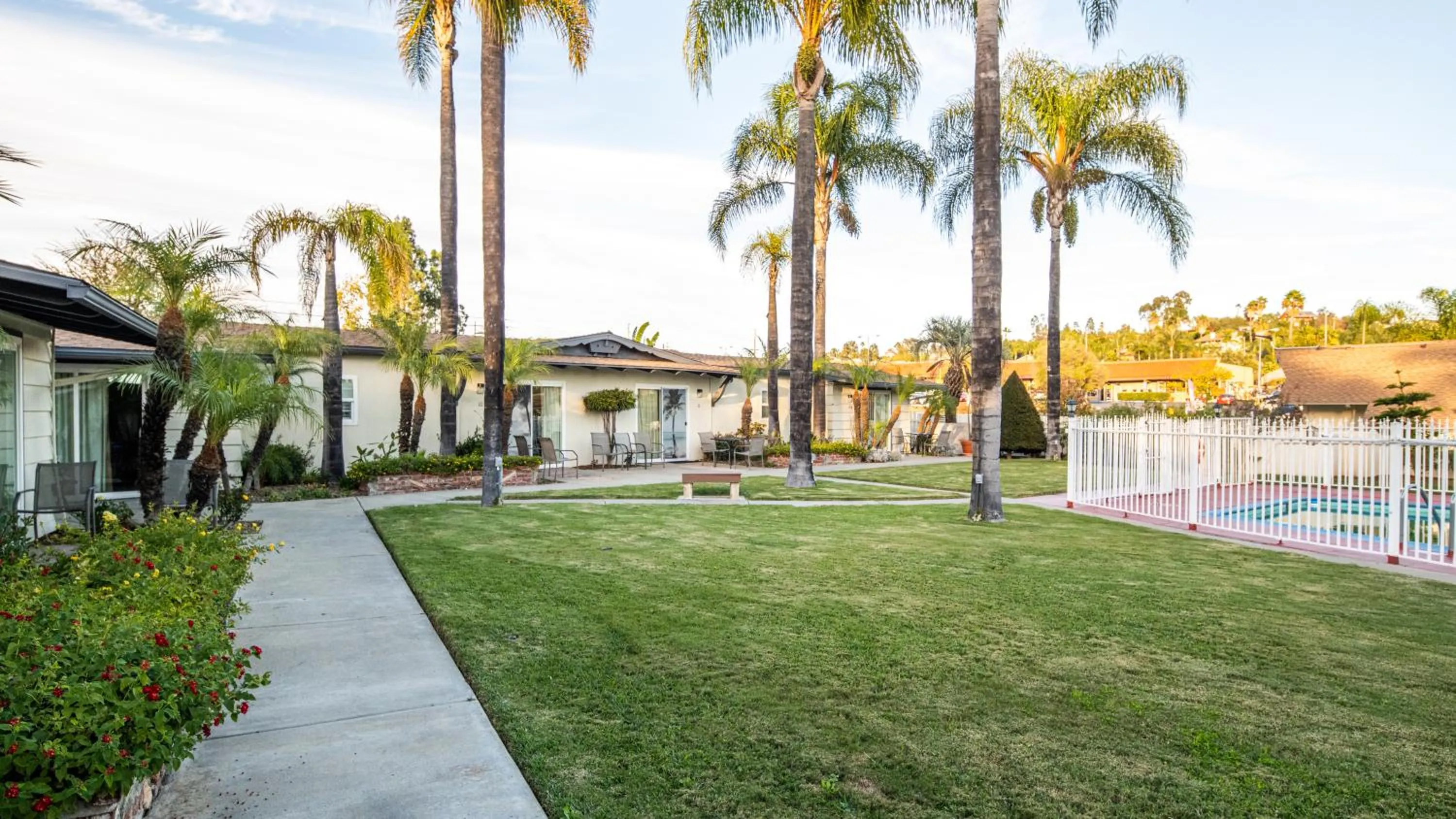 Property building in Fallbrook Country Inn