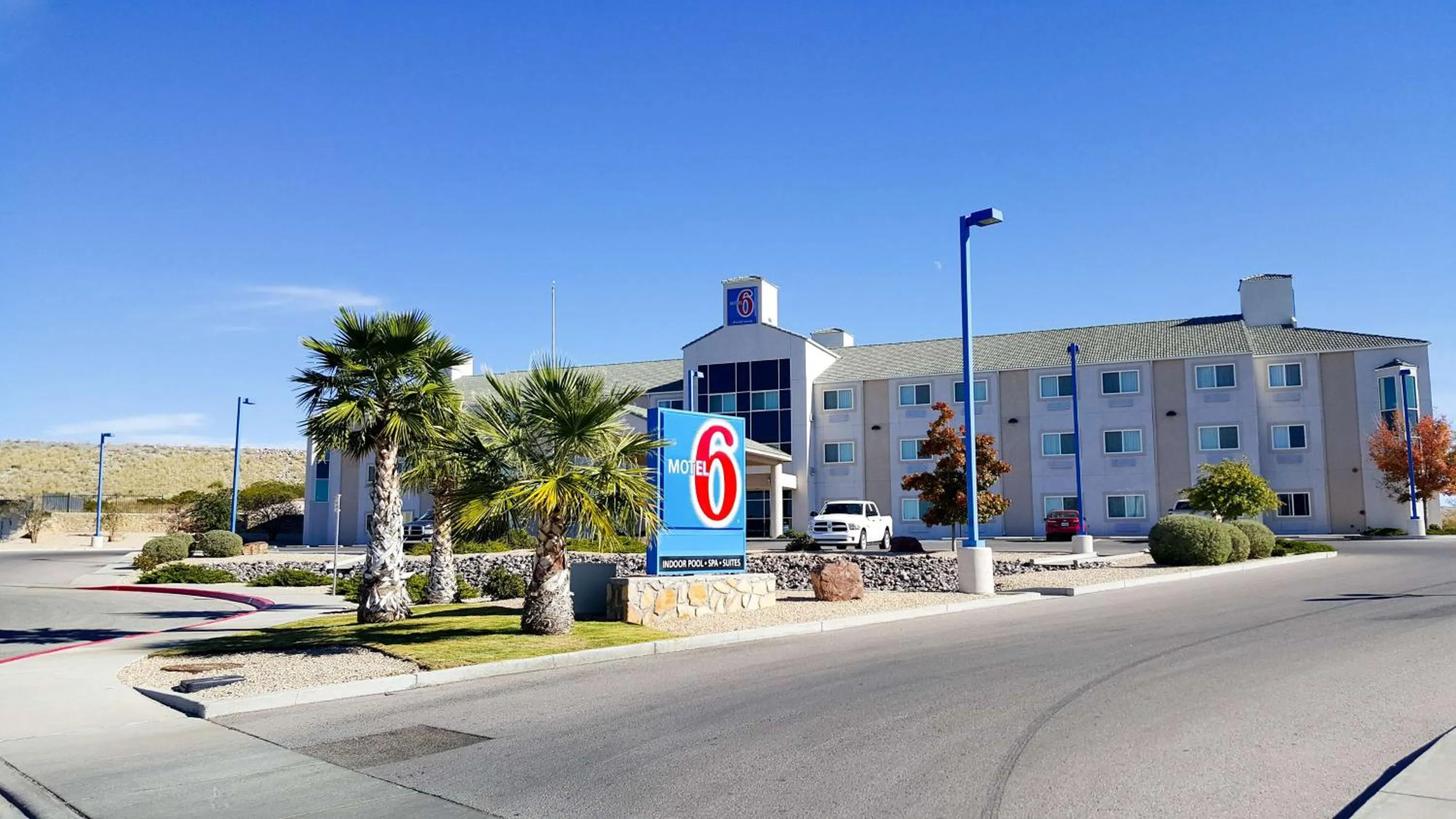 Property building in Motel 6-Las Cruces, NM - Telshor