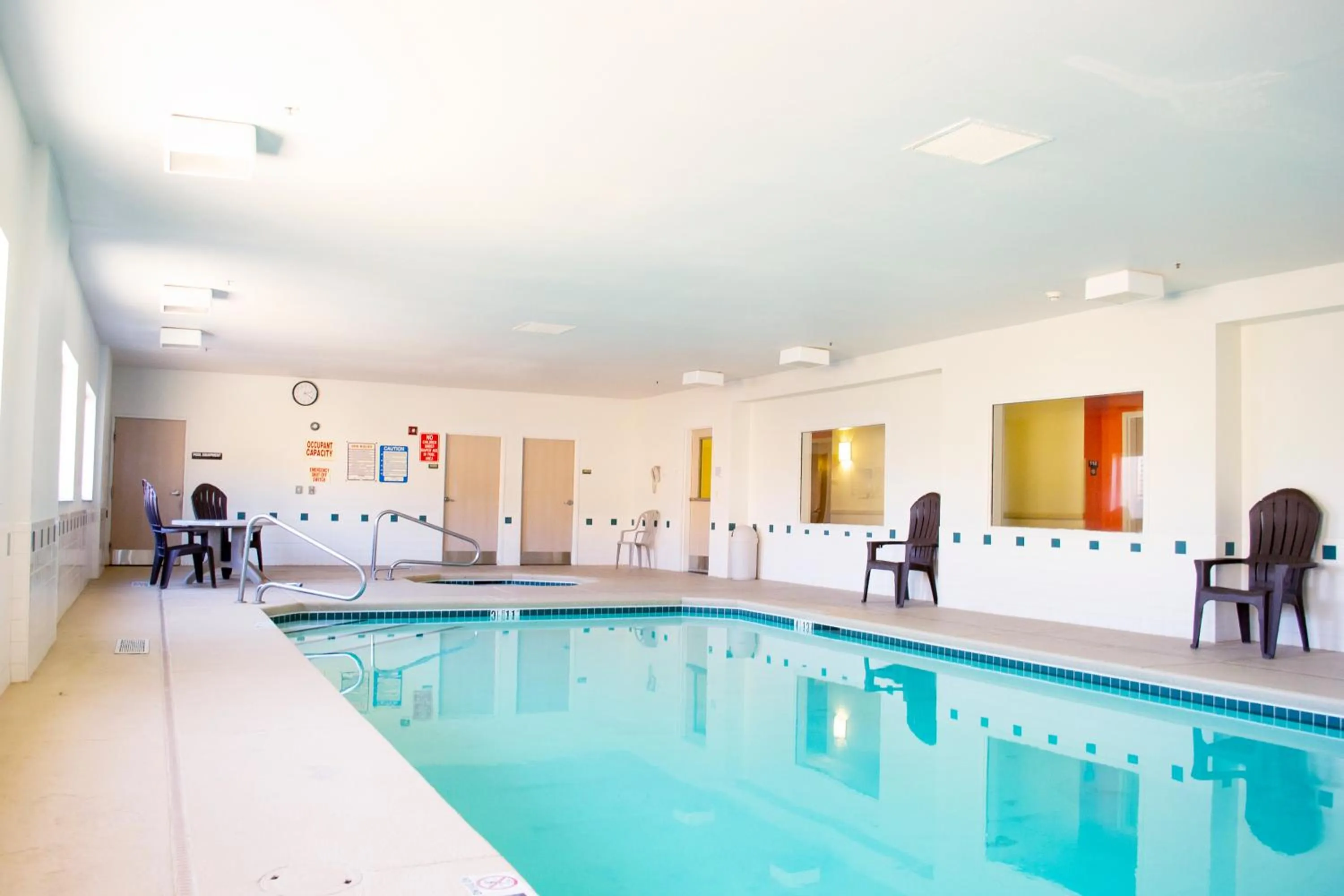 Swimming pool in Motel 6-Las Cruces, NM - Telshor