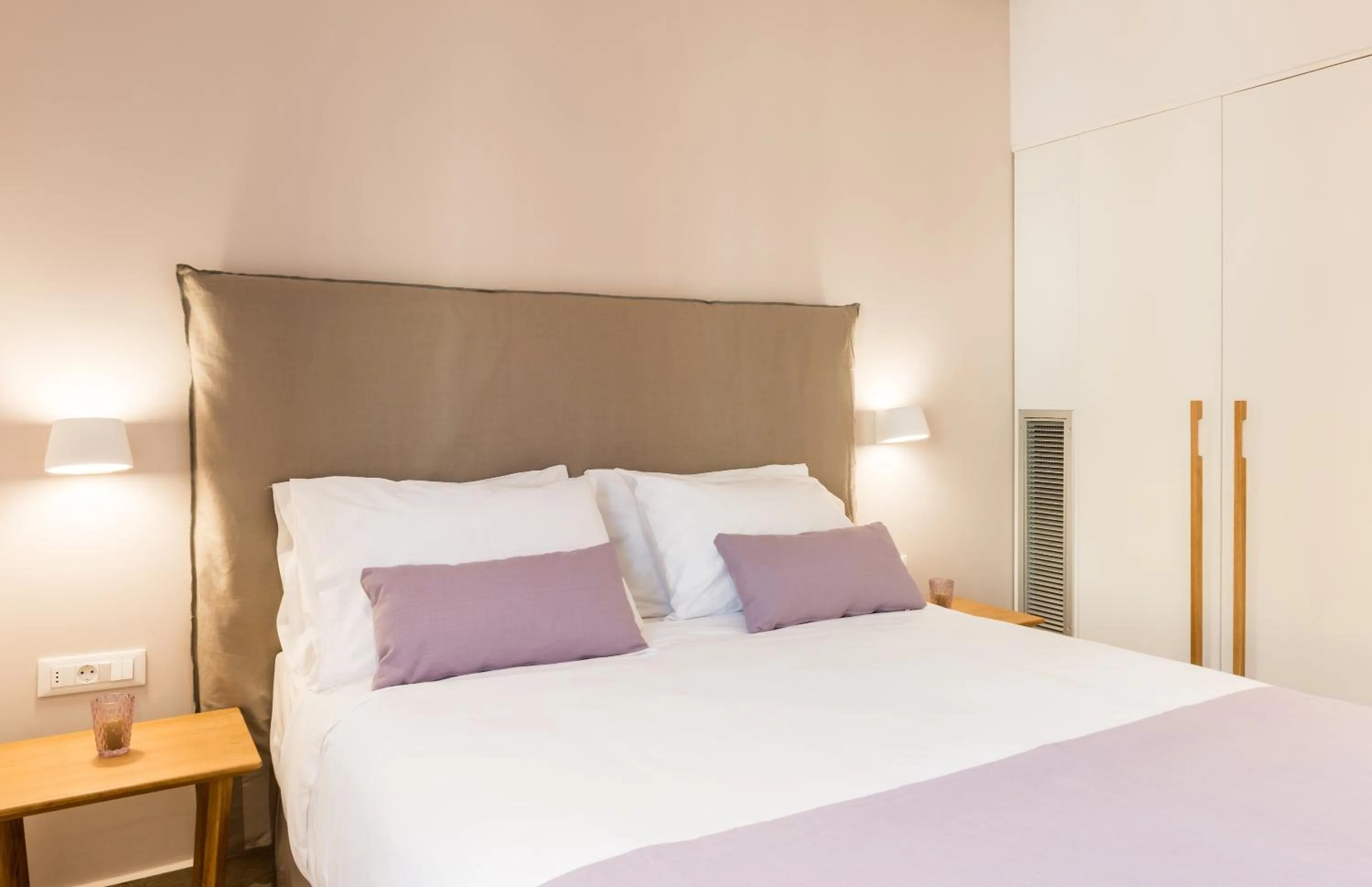 Bedroom, Bed in Avra Apartments Venetian Harbour