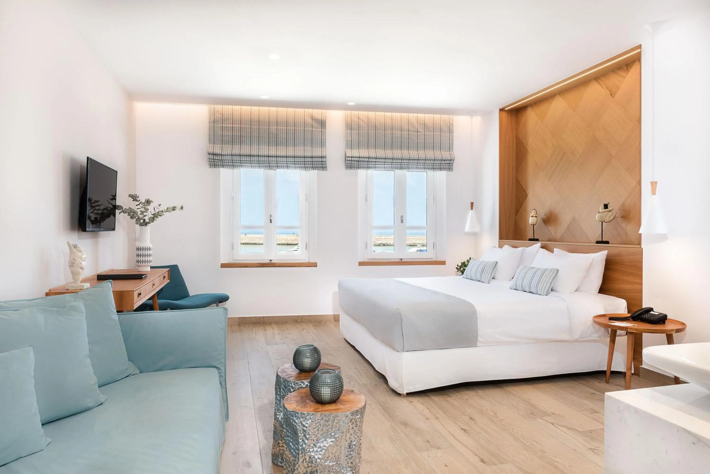 Bed in Avra Apartments Venetian Harbour