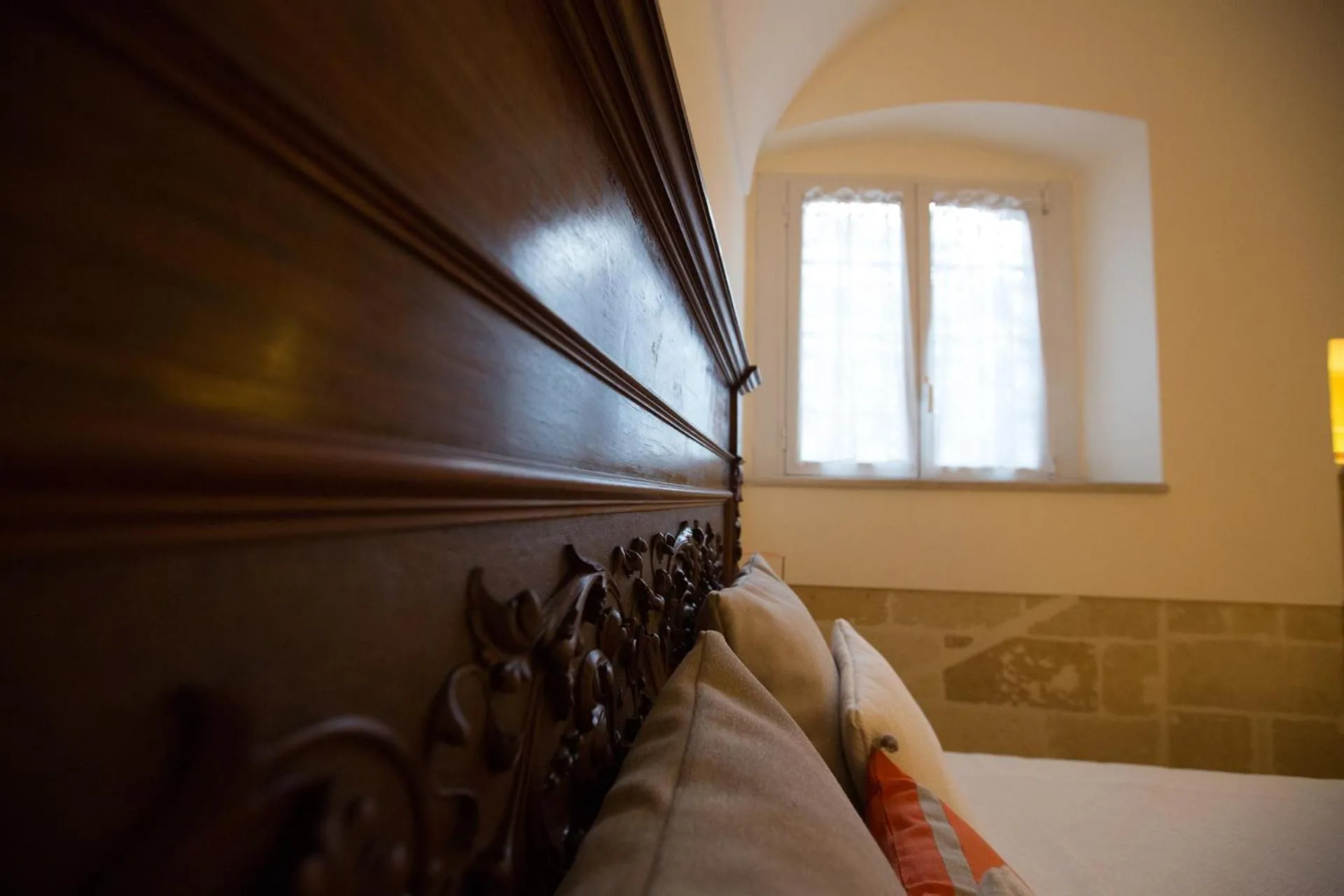 Decorative detail, Bed in Giardini 82 B&B