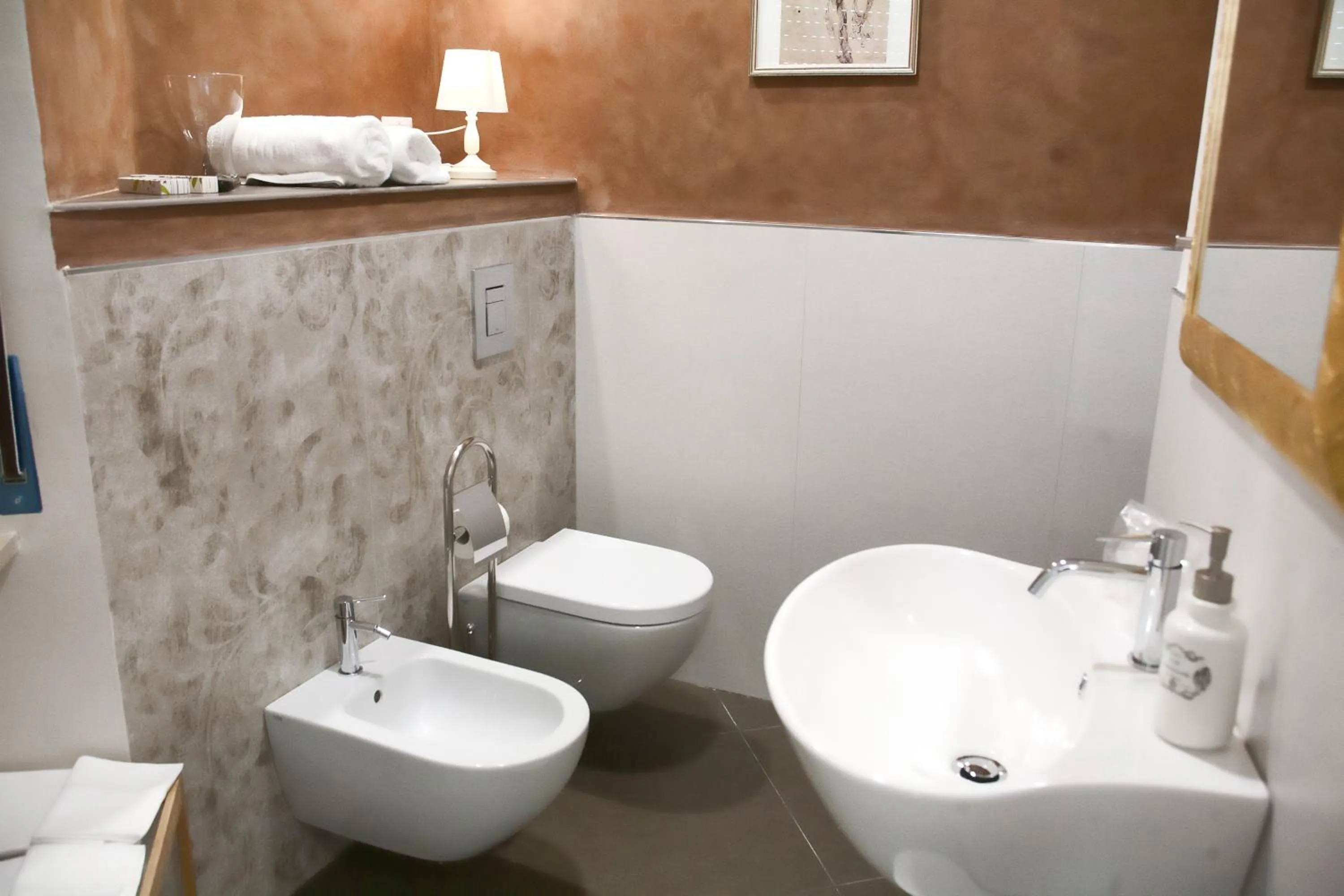 Bathroom in Regina ELENA