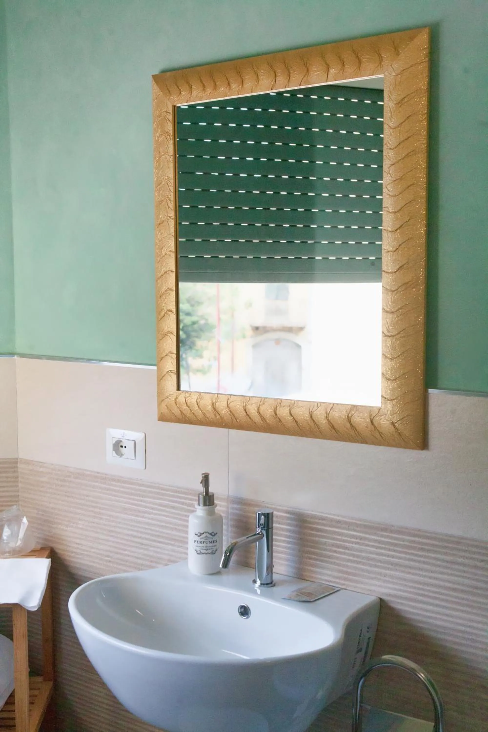 Bathroom in Regina ELENA