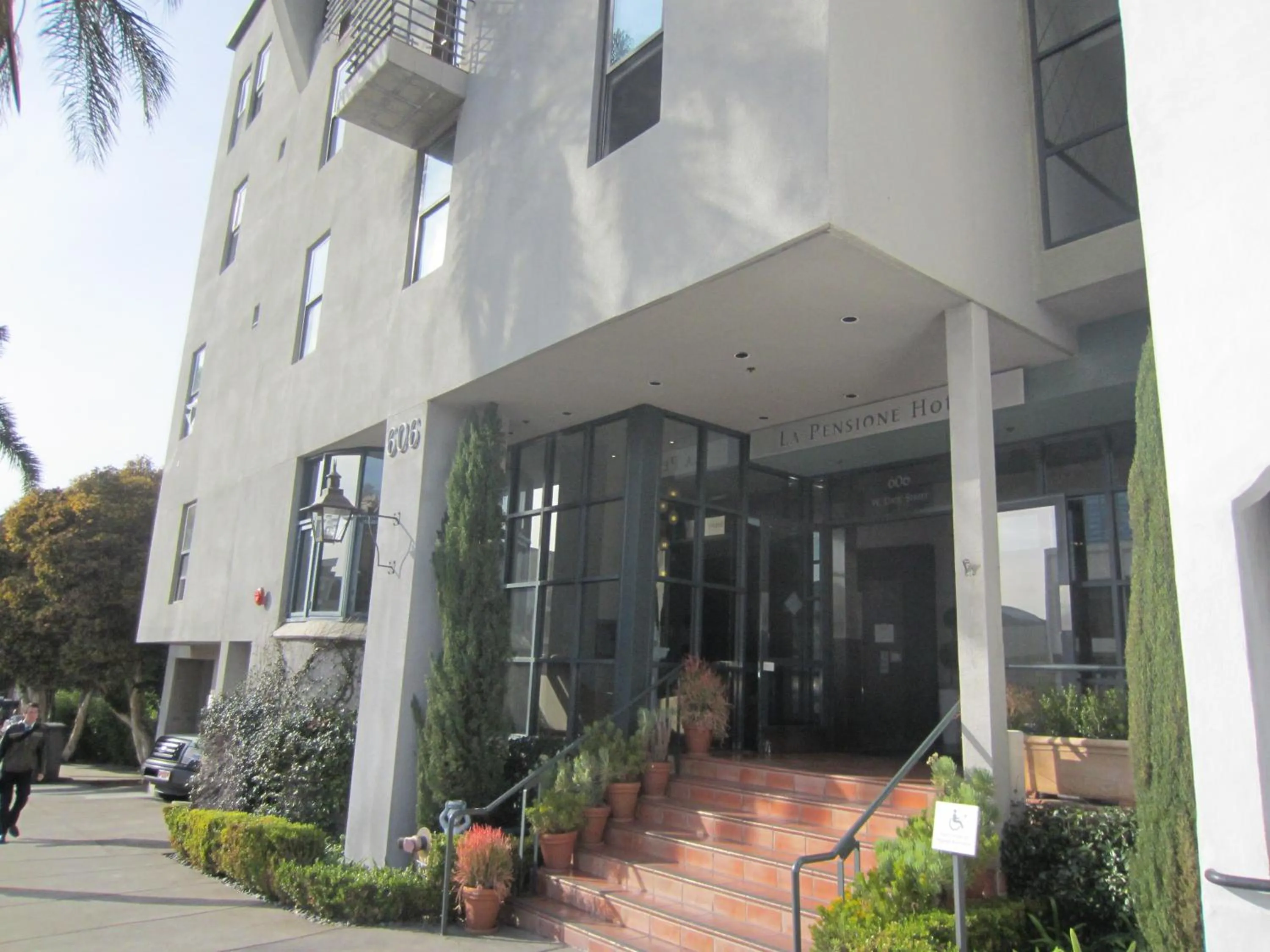 Facade/entrance in La Pensione Hotel