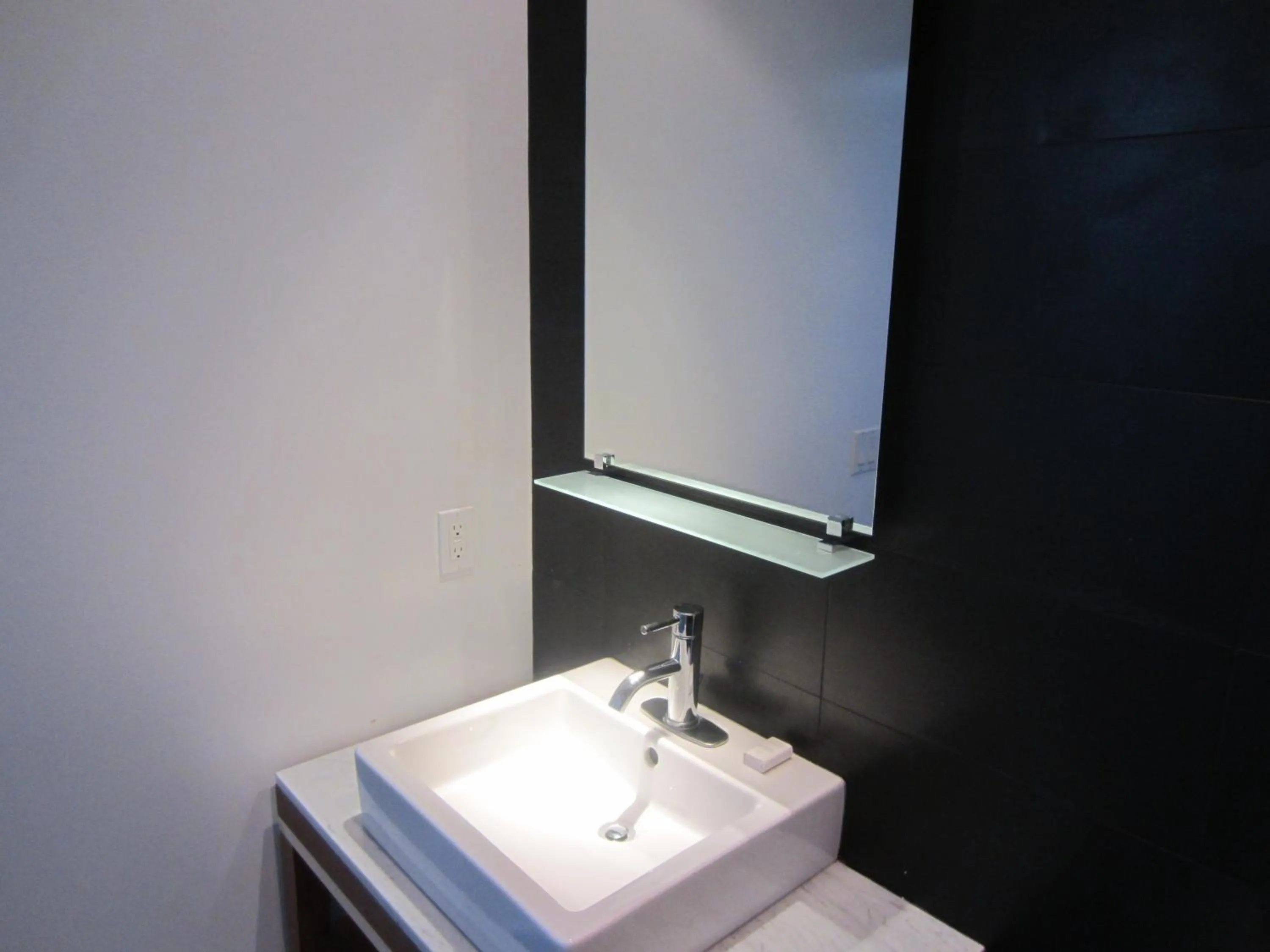 Bathroom in La Pensione Hotel