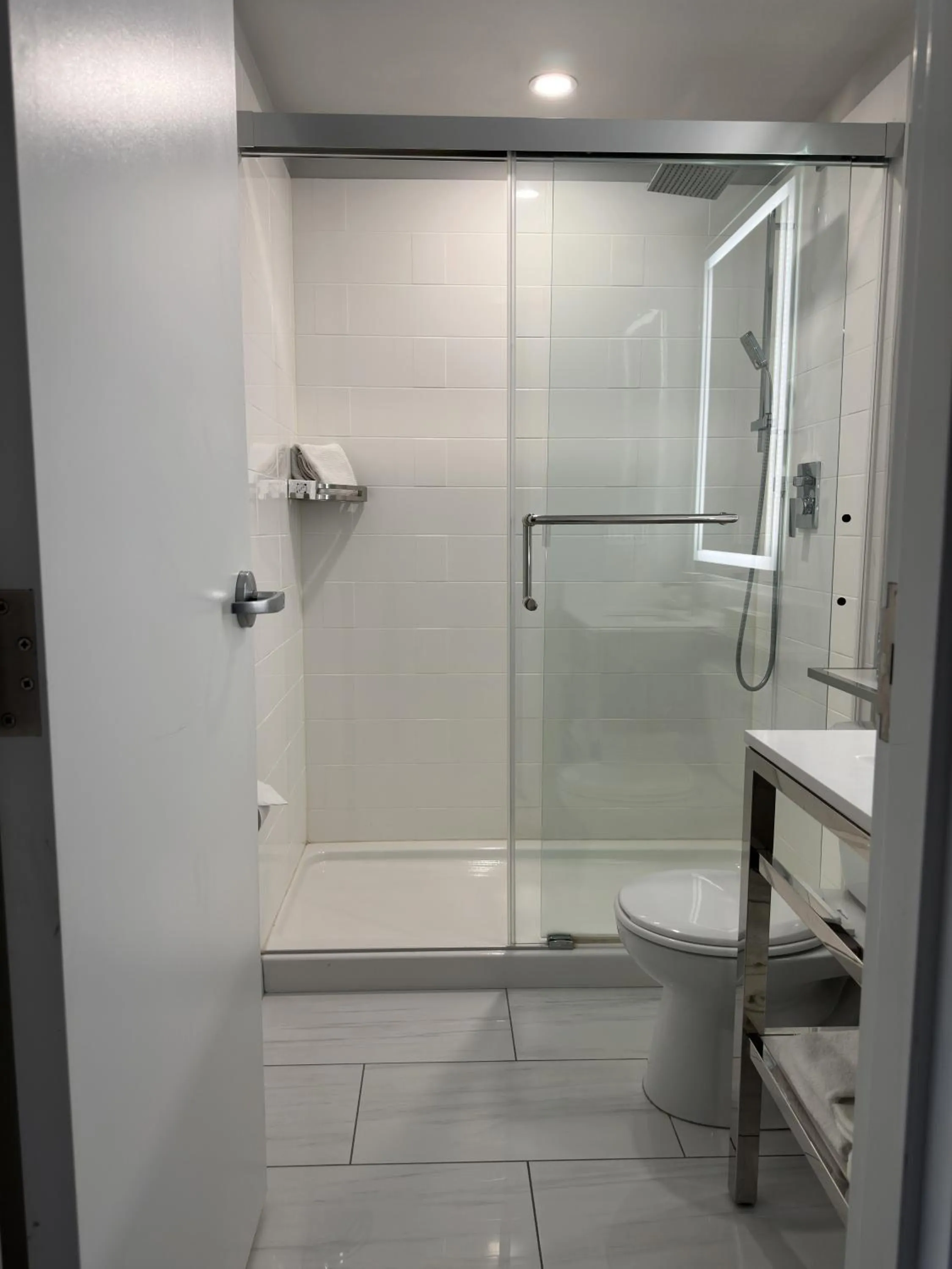 Bathroom in Travelodge by Wyndham Regina