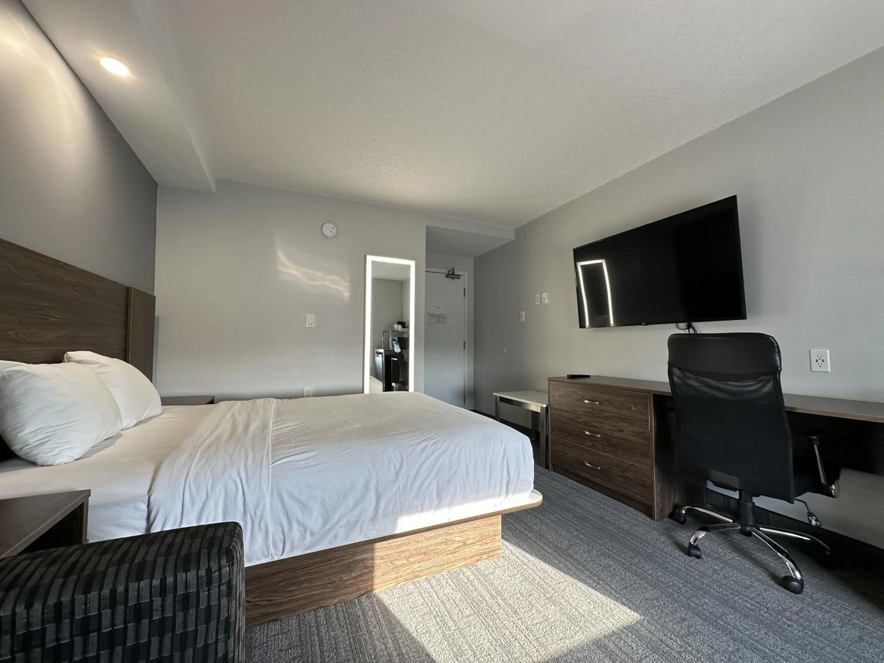 Bed in Travelodge by Wyndham Regina