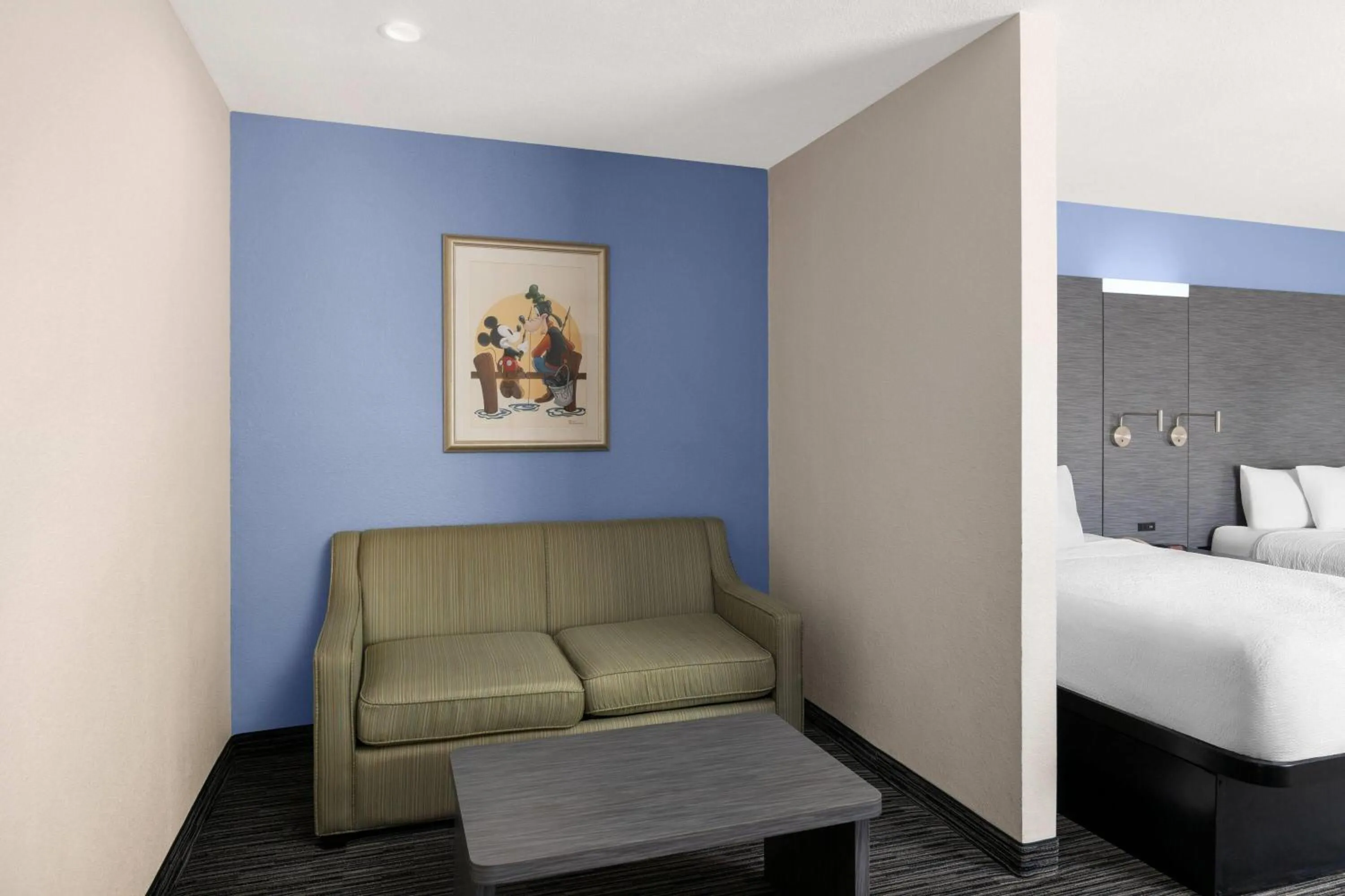 Photo of the whole room, Bed in Travelodge Inn & Suites by Wyndham Anaheim on Disneyland Dr