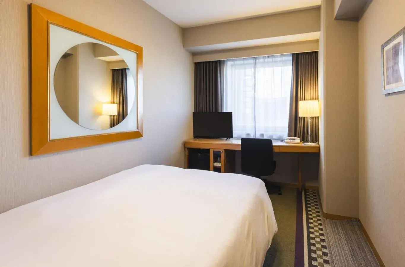 Economy Double Room - Non-Smoking in Hotel Sunroute Plaza Shinjuku Economy Double Room - Non-Smoking in Hotel Sunroute Plaza Shinjuku