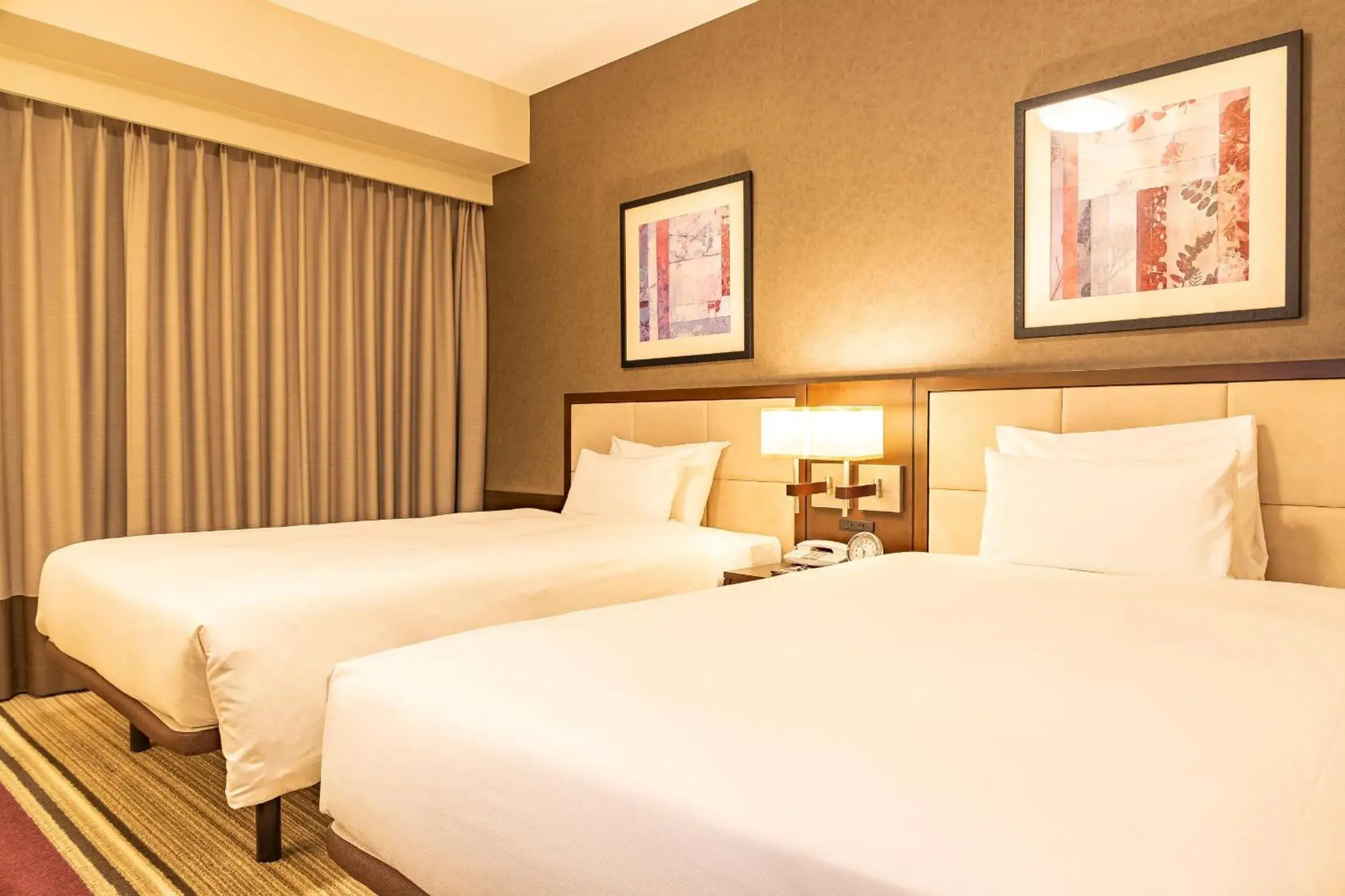 Standard Twin Room - Non-Smoking in Hotel Sunroute Plaza Shinjuku Standard Twin Room - Non-Smoking in Hotel Sunroute Plaza Shinjuku