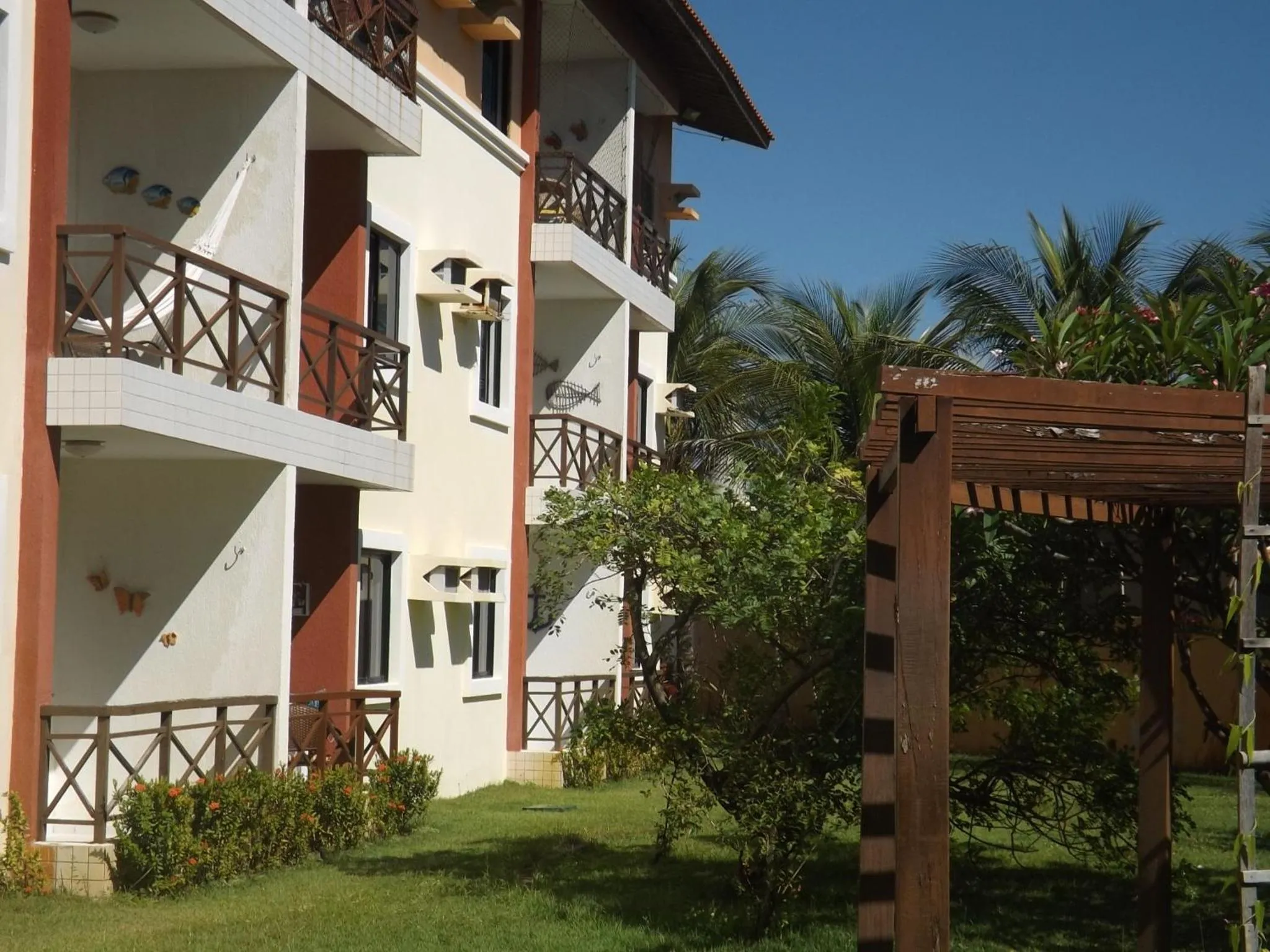 Garden view in CONDOMÍNIO VILA DO MAR aptos 201C e 211B