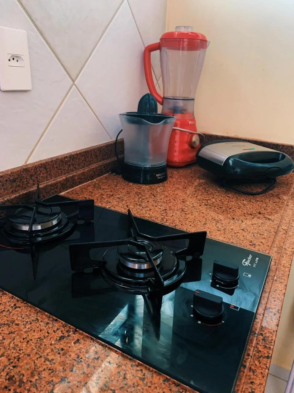 CONDOMÍNIO VILA DO MAR aptos 201C e 211B